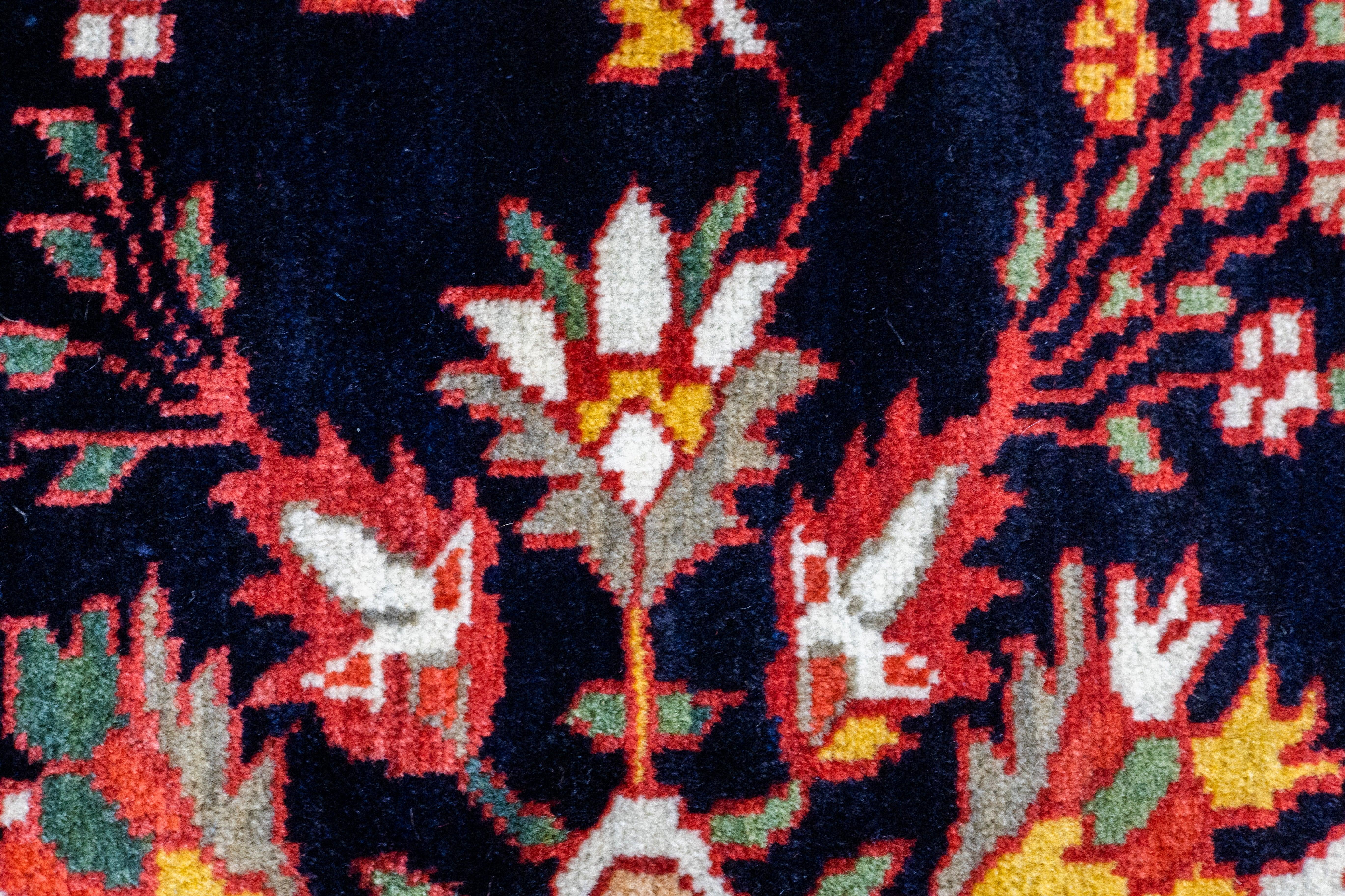 Antique Farahan Rug 4'4'' x 6'6'' For Sale 3