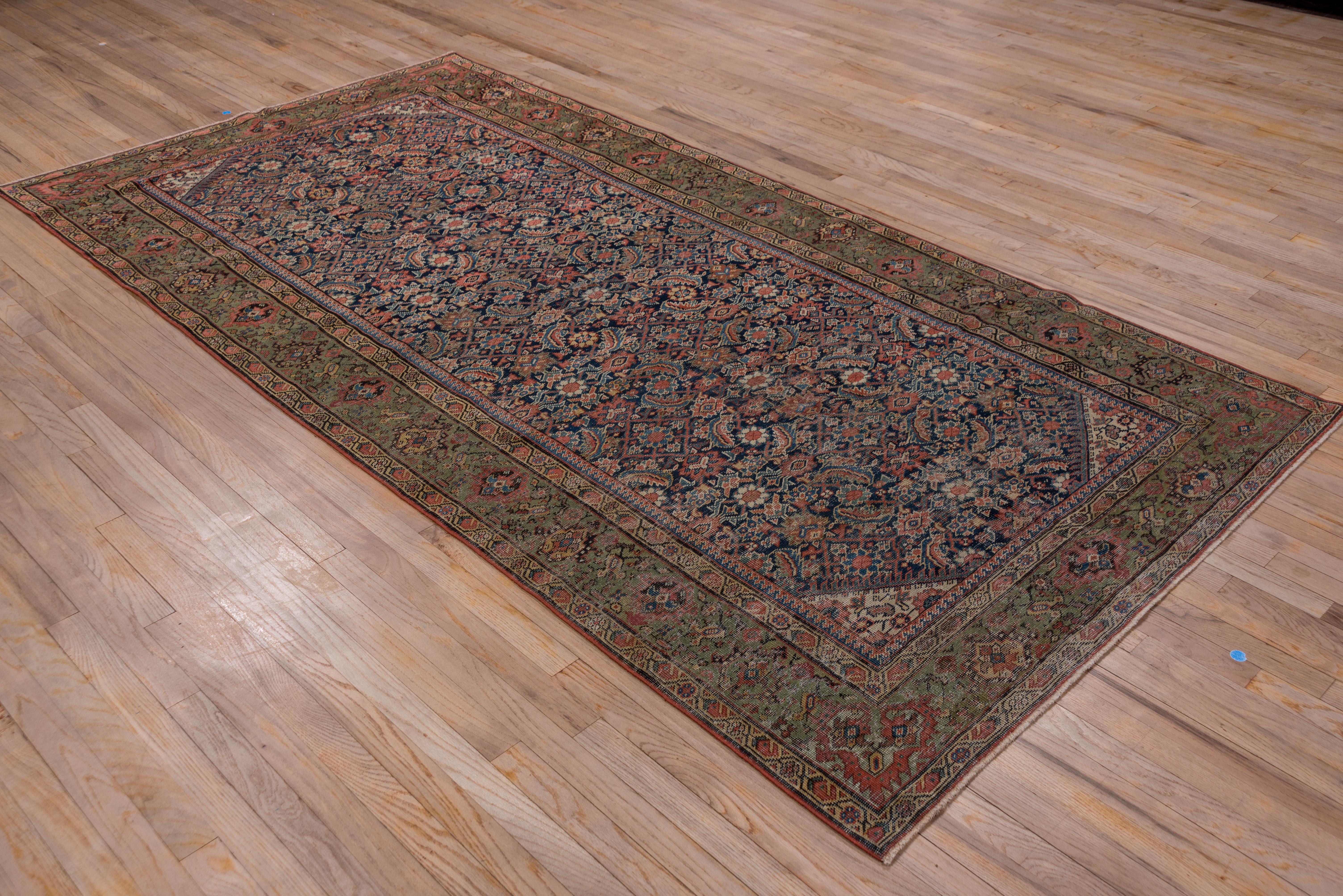 Antique Farahan Rug, circa 1910s In Good Condition For Sale In New York, NY