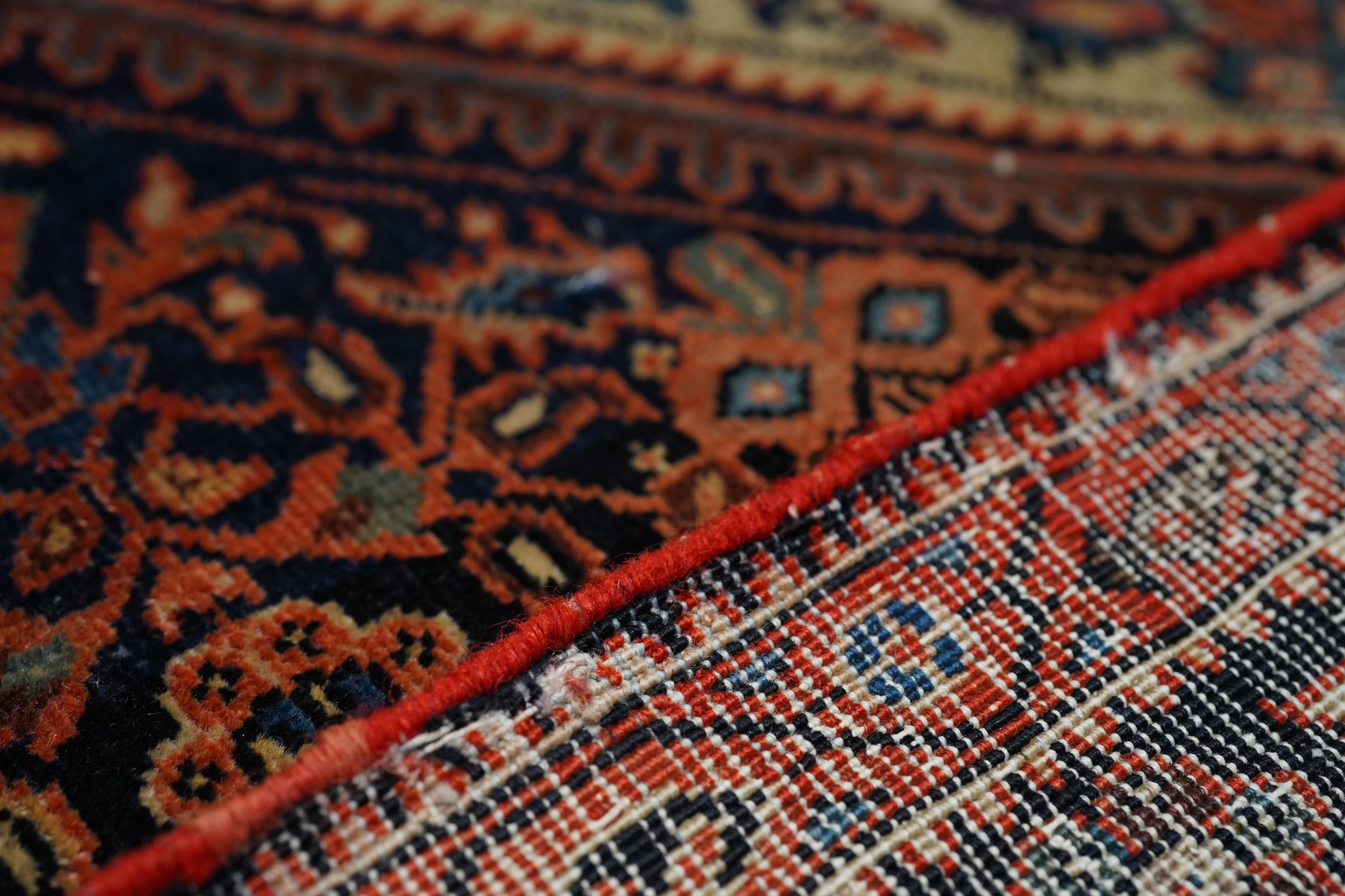 Antike Farahan Sarouk 4'1'' x 6'8'' im Angebot 2