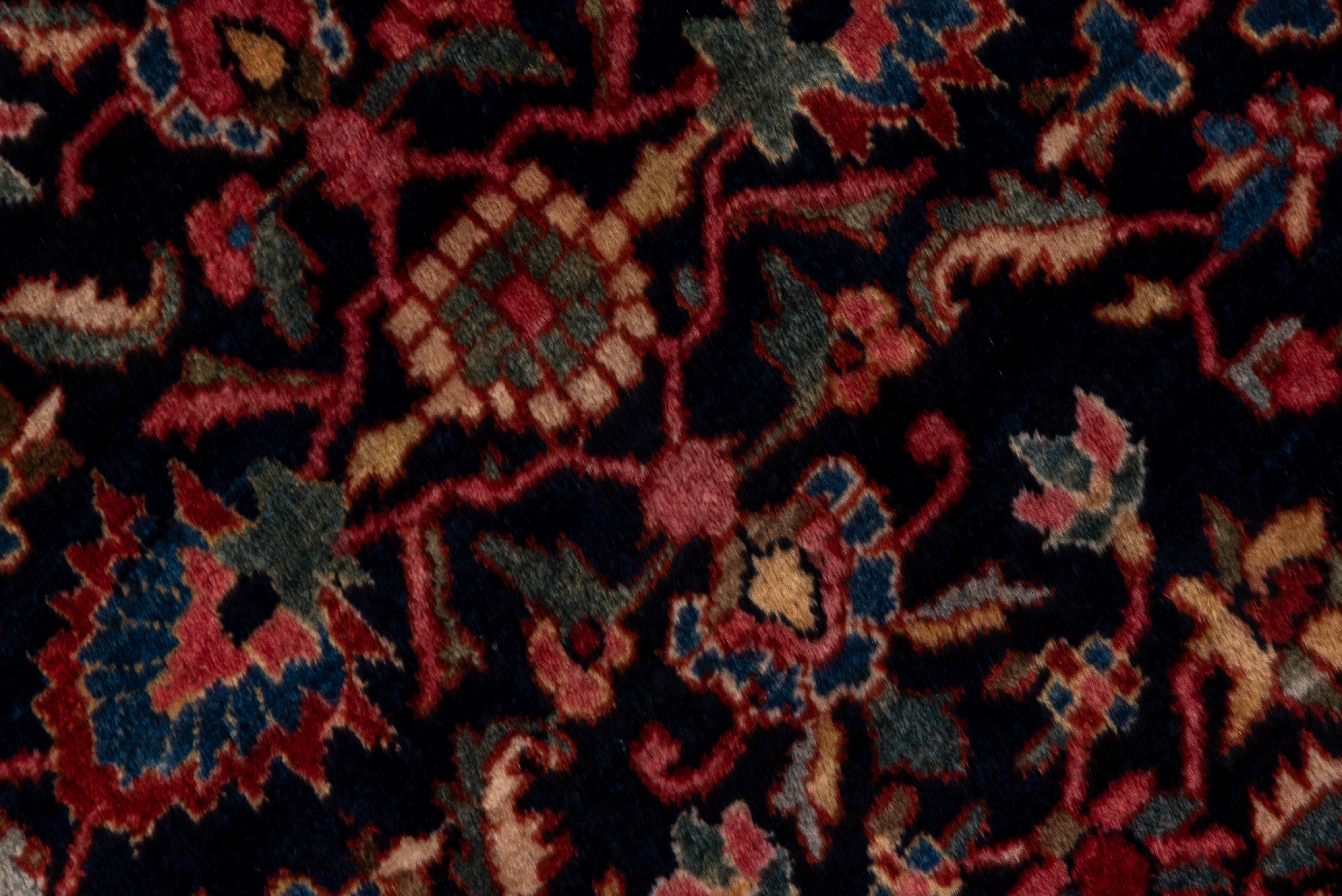 Antiker Farahan Sarouk-Teppich, dunkle, reichhaltige Farben, marineblaue All-Over- Field-Rote Bordüren (Handgeknüpft)