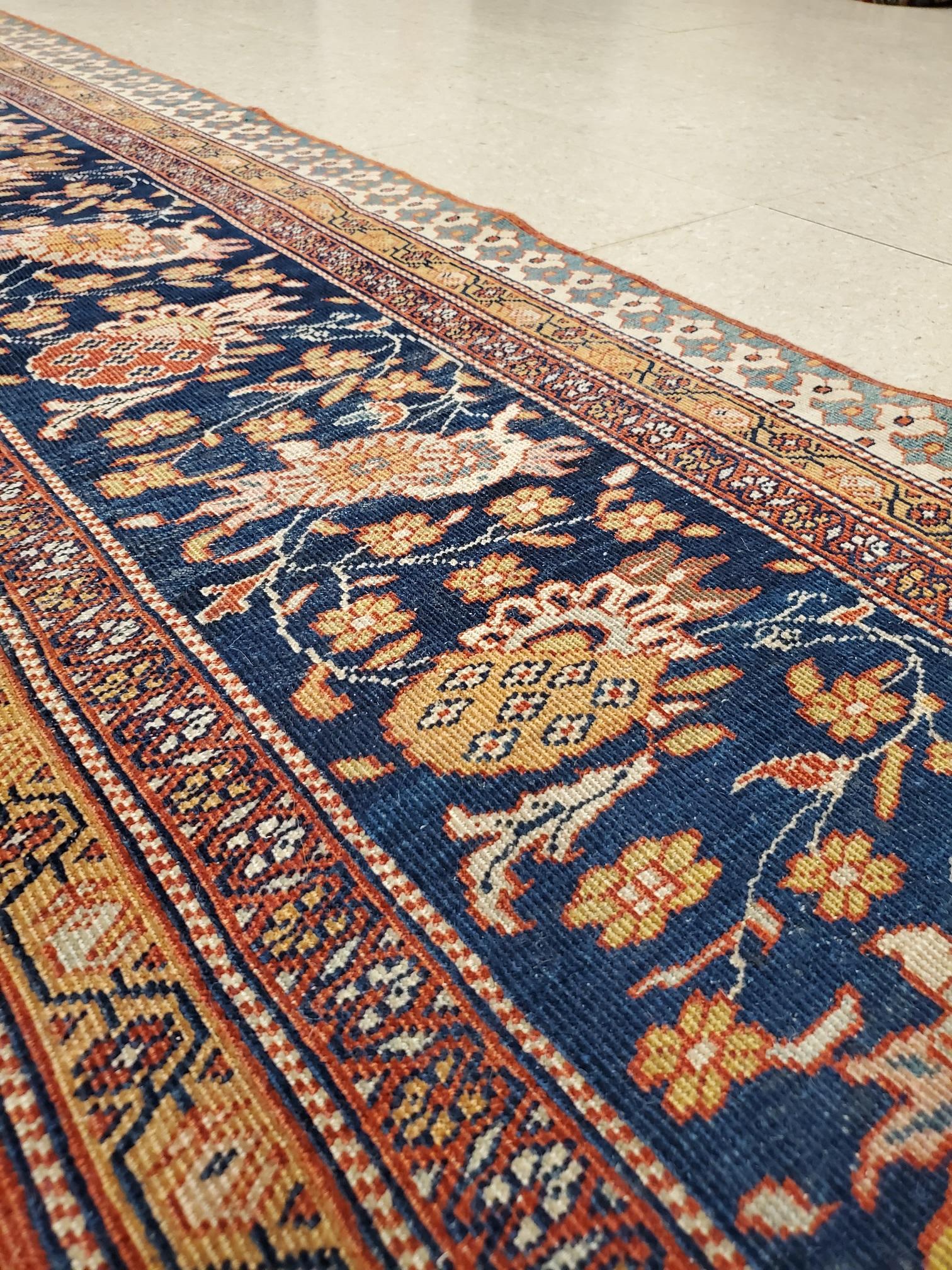 Antique Farahan Sarouk Carpet, Handmade Oriental Rug, Ivory, Red, Navy, Fine  For Sale 1