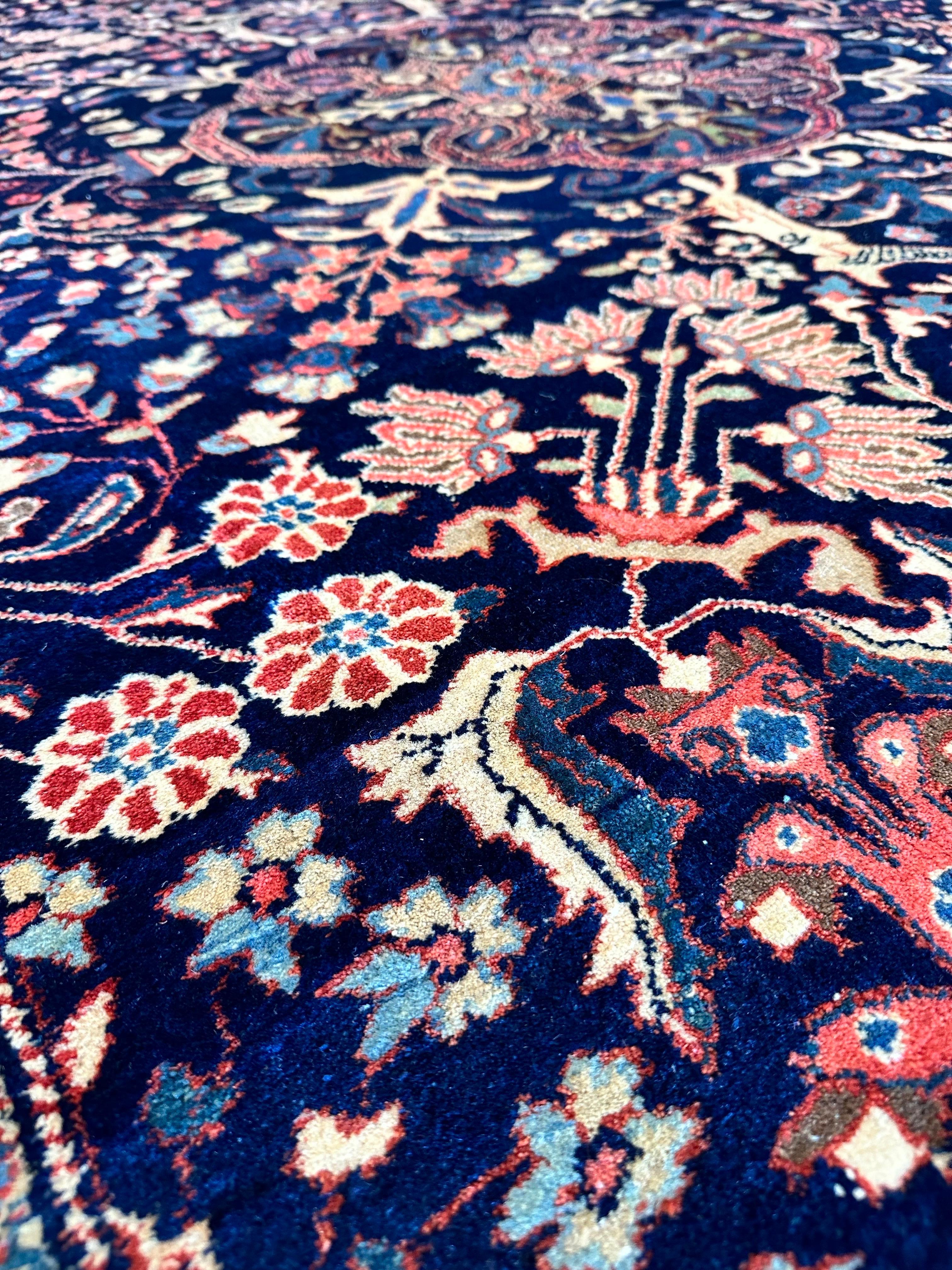Antiker Farahan Sarouk-Teppich, handgefertigter orientalischer Teppich, marineblau,  Elfenbein, Grün, Rot, Rot im Angebot 2