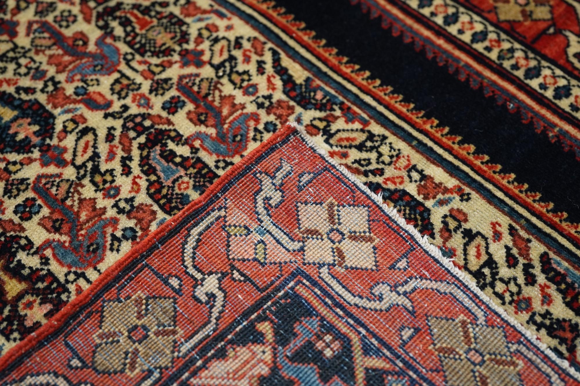 Antique Farahan Sarouk Rug  For Sale 5