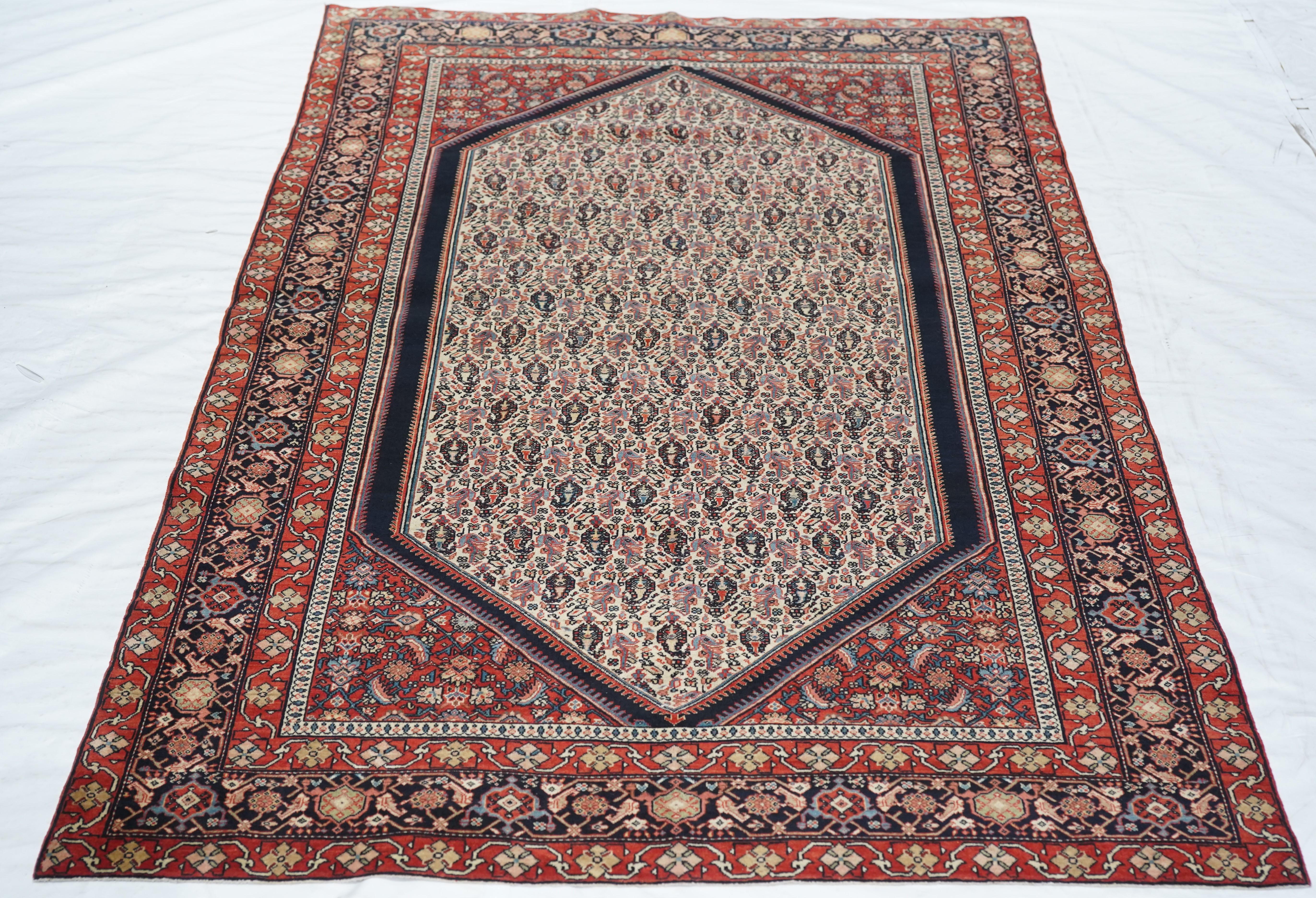 Ancien tapis Farahan Sarouk de 3'10'' x 6'7'' en vente 2