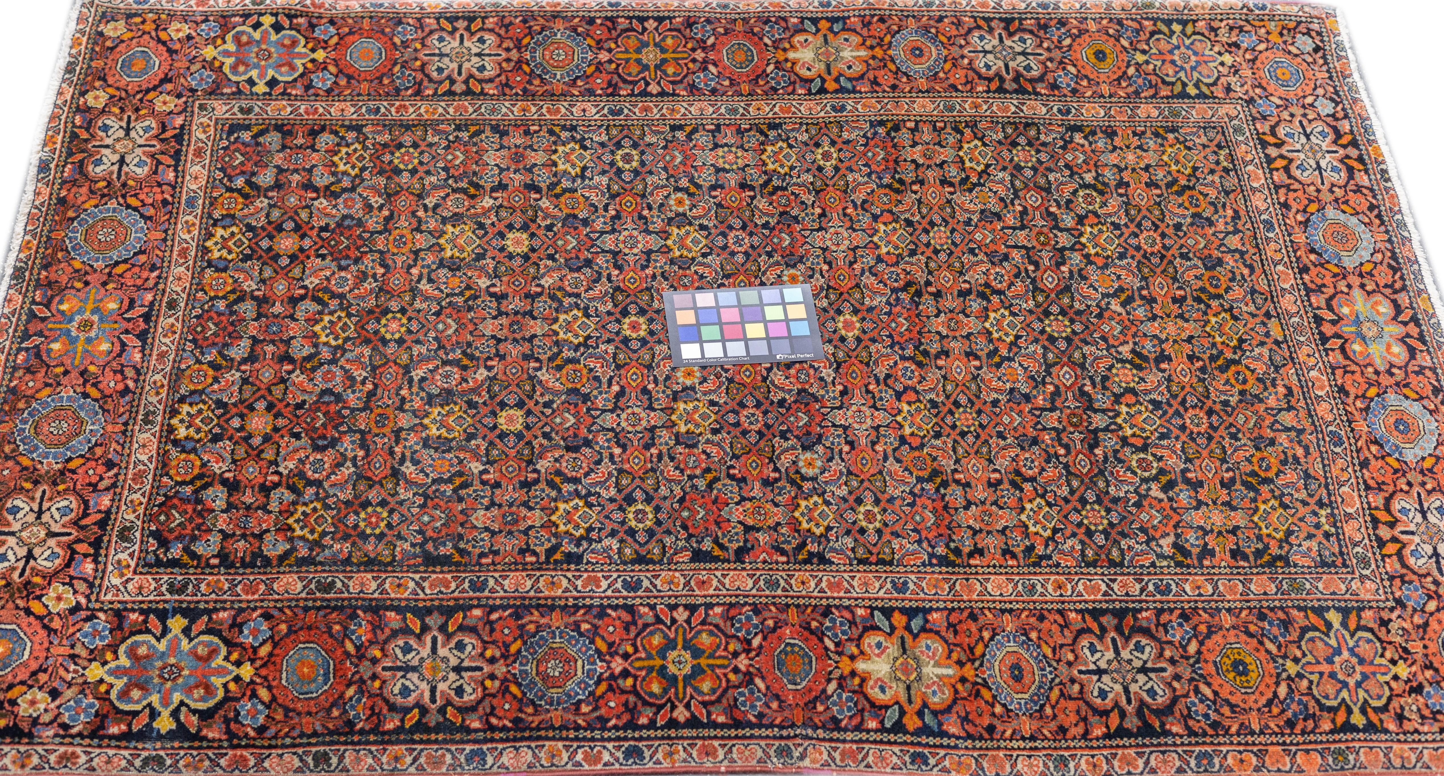 Antiker Farahan Sarouk-Teppich 3'5'' x 4'10'' im Angebot 3