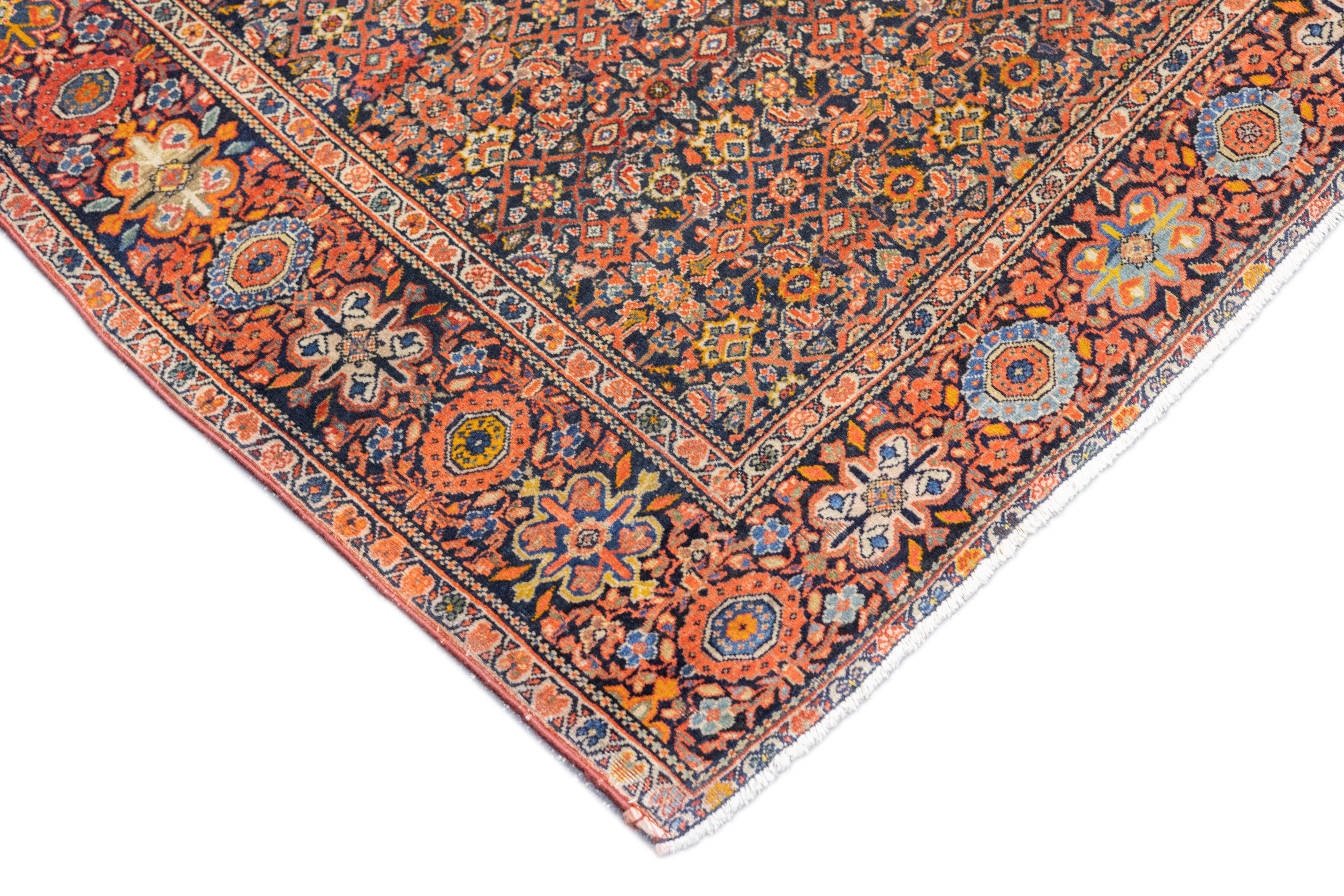 Antiker Farahan Sarouk-Teppich 3'5'' x 4'10'' (Persisch) im Angebot
