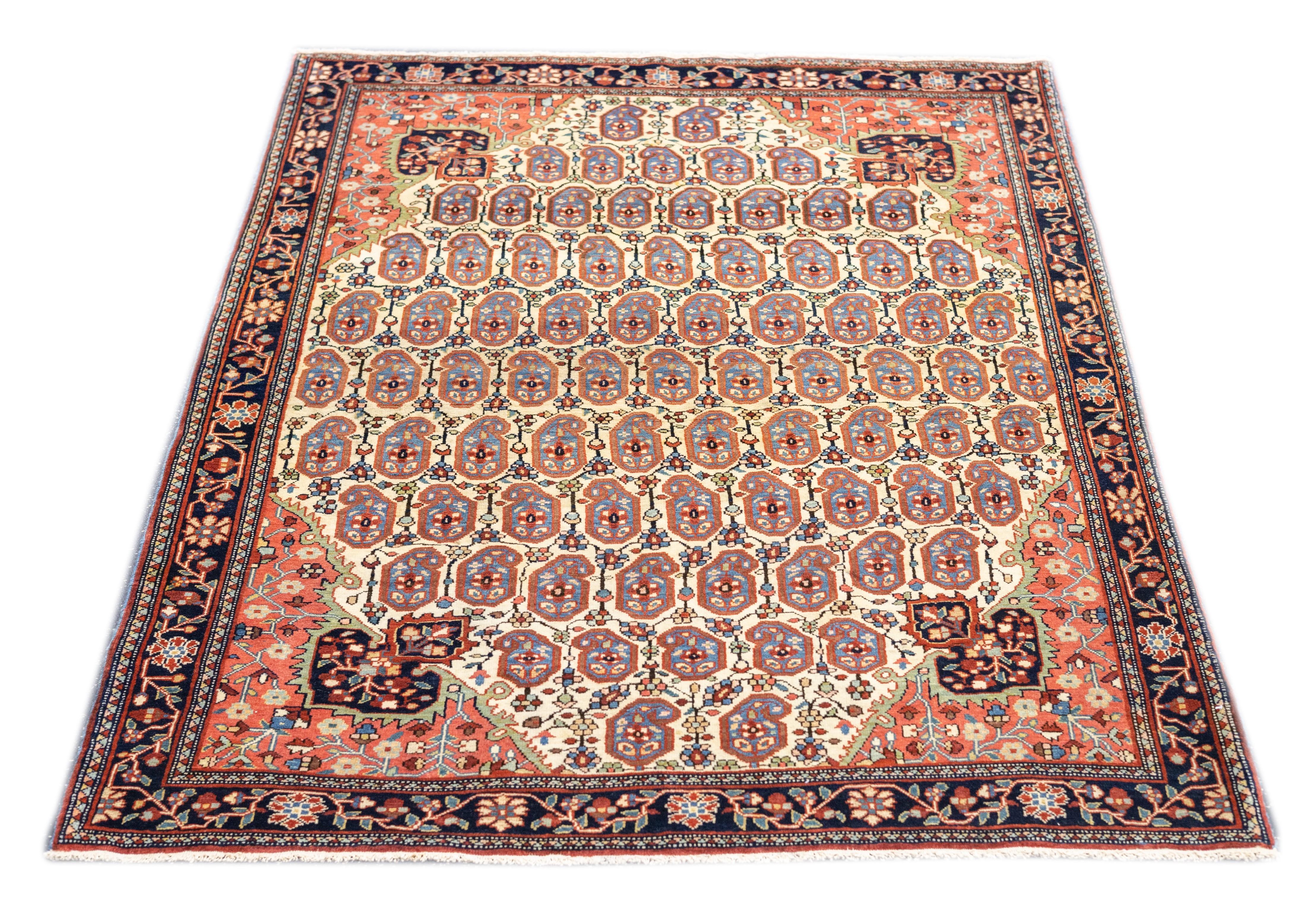 Tappeto antico Sarouk Farahan 3'8'' x 5'0'' In condizioni buone in vendita a New York, NY
