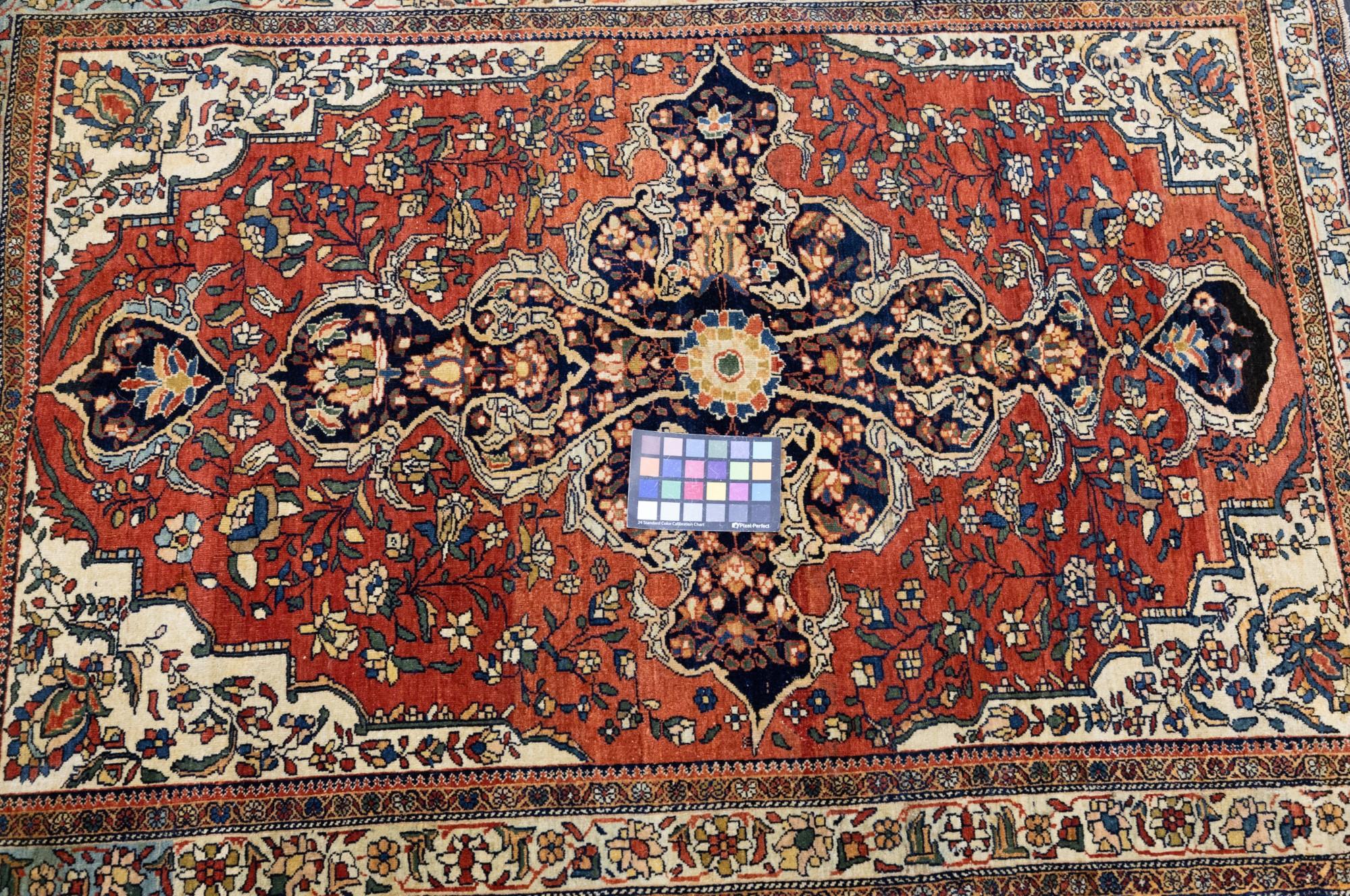 Antiker Farahan Sarouk-Teppich 3'8'' x 5'2'' (Handgeknüpft) im Angebot