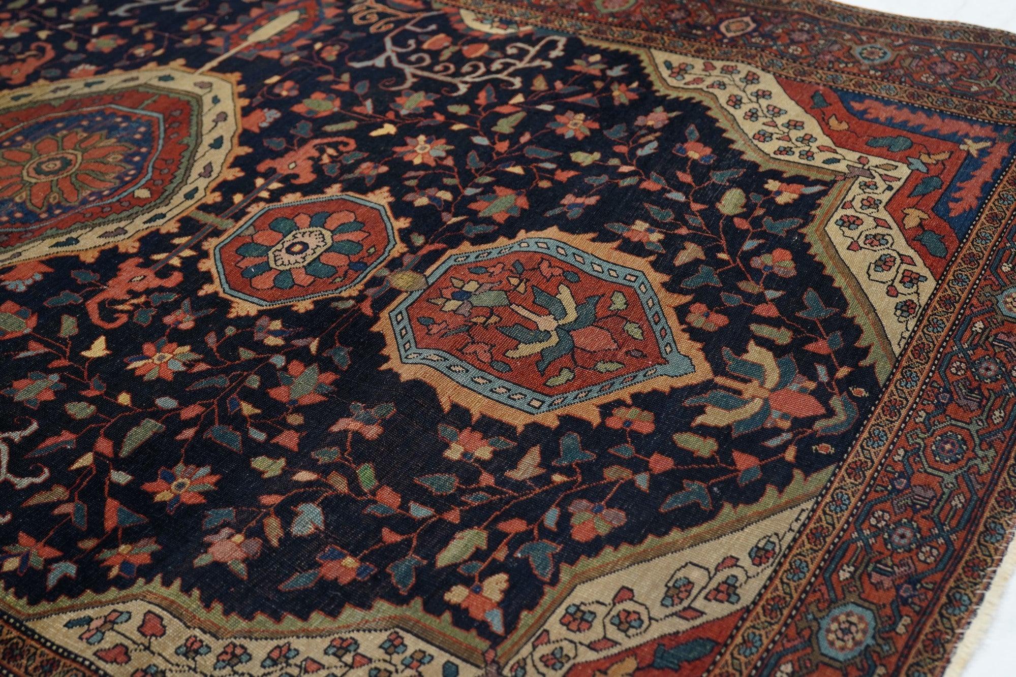 19th Century Antique Farahan Sarouk Rug 4'0'' x 6'4'' For Sale