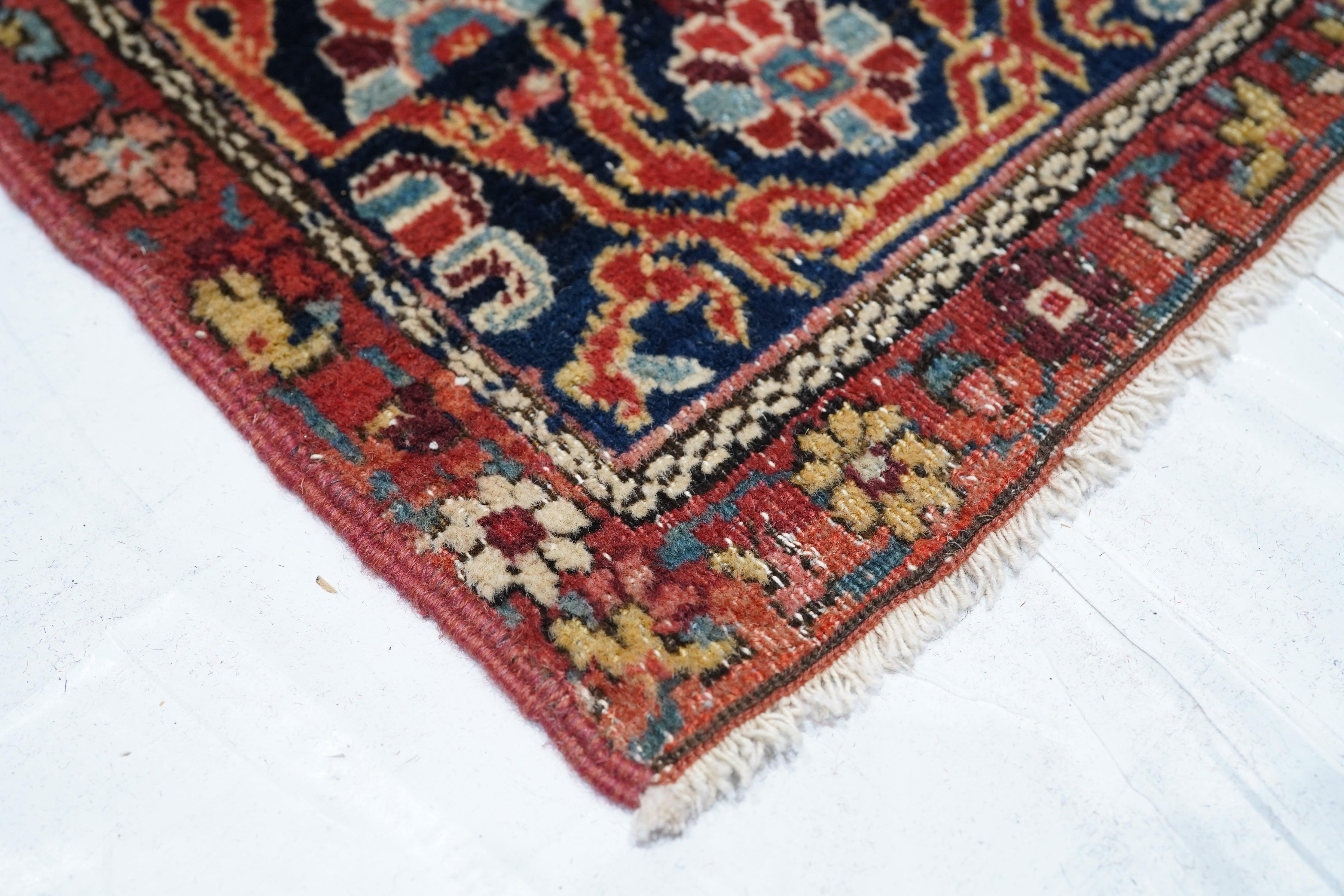 Antiker Farahan Sarouk-Teppich 4'0'' x 6'7'' (Persisch) im Angebot