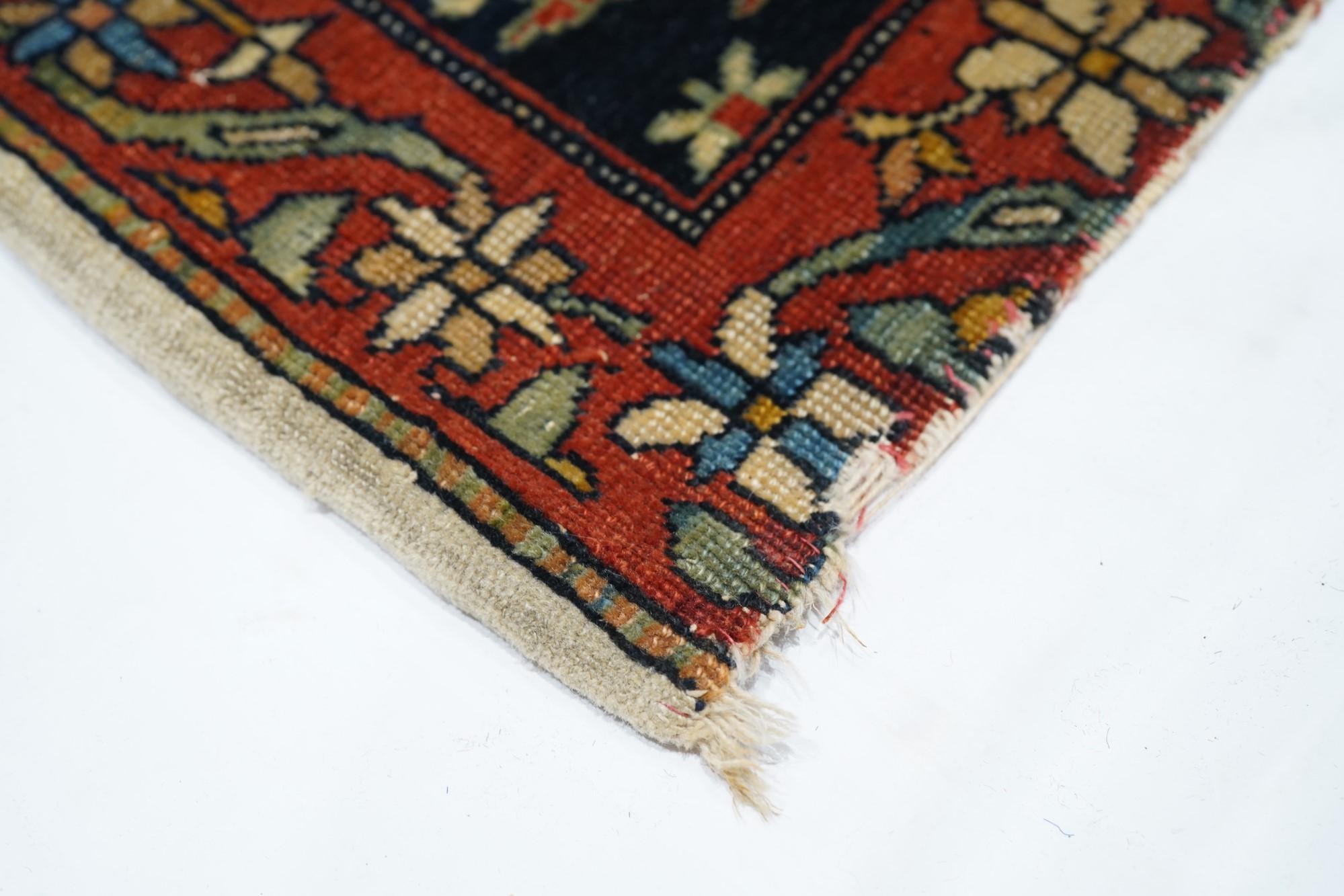 Antique Farahan Sarouk Rug In Excellent Condition For Sale In New York, NY