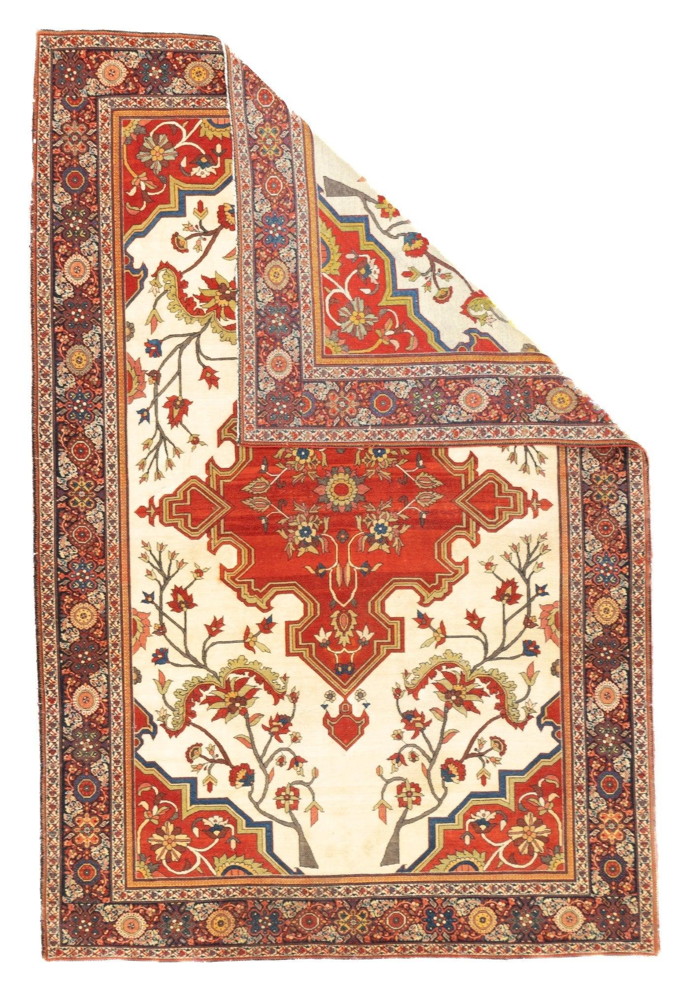 Antiker Farahan Sarouk Teppich 4'2'' x 6'3''.  Die in der Gegend von Arak/Sultanabad zwischen 1880 und 1910 hergestellten Streu- und raumgroßen Stücke mit fester und lederartiger, gut gewebter Textur und in kräftigen Rot-, Marine- und Ecru-Tönen,