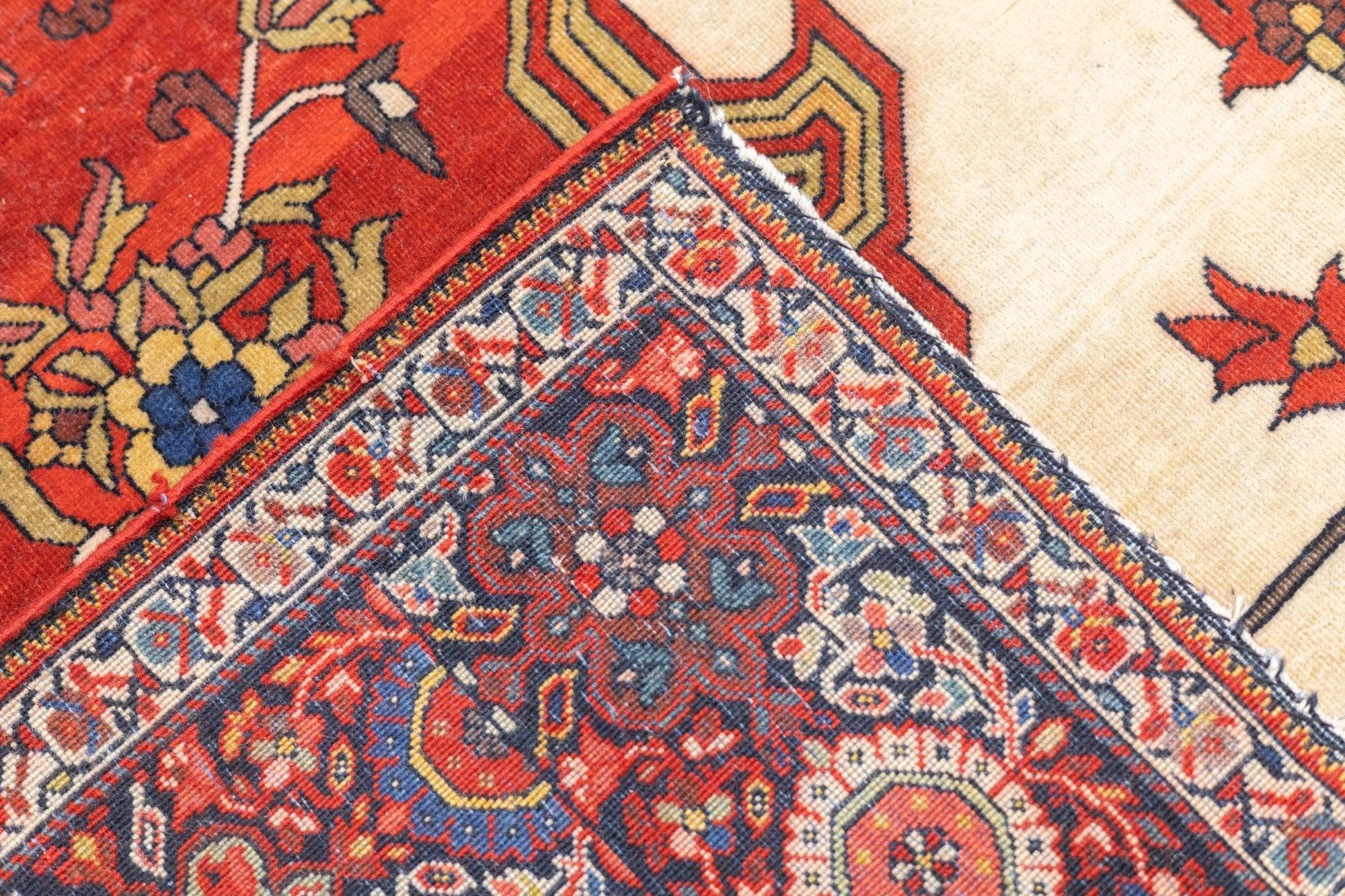 Antiker Farahan Sarouk-Teppich 4'2'' x 6'3'' im Angebot 2