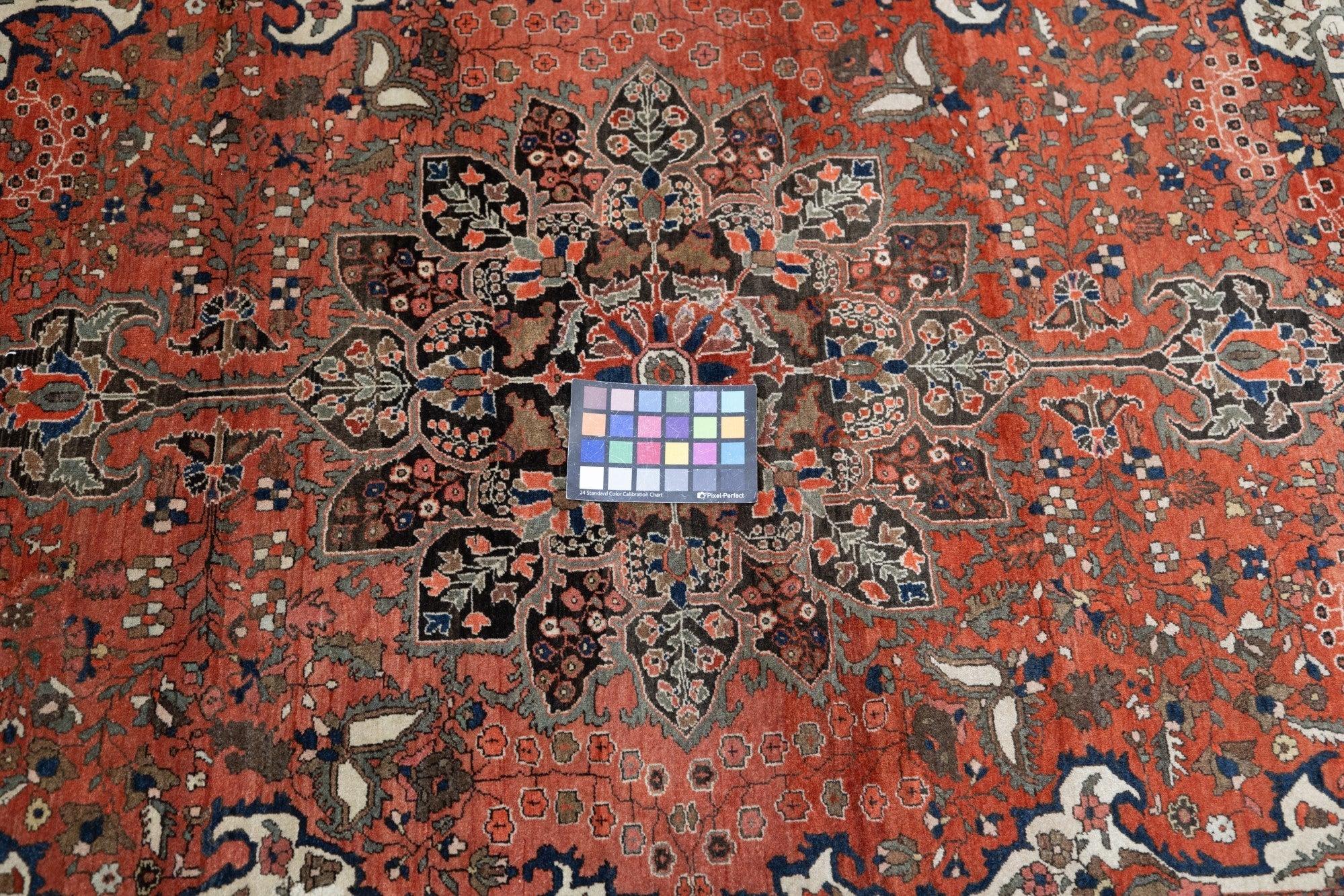 Antiker Farahan Sarouk-Teppich 4'2'' x 6'5'' (19. Jahrhundert) im Angebot