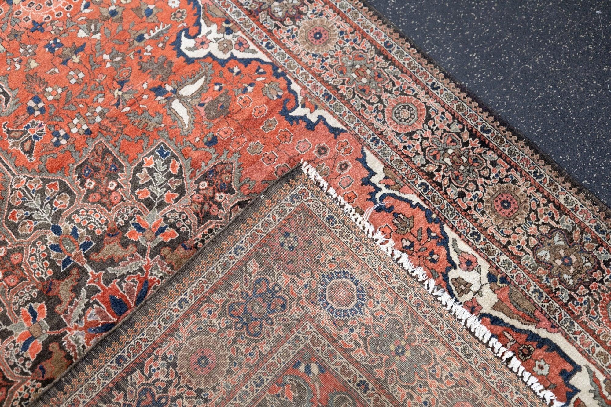 Antiker Farahan Sarouk-Teppich 4'2'' x 6'5'' (Wolle) im Angebot