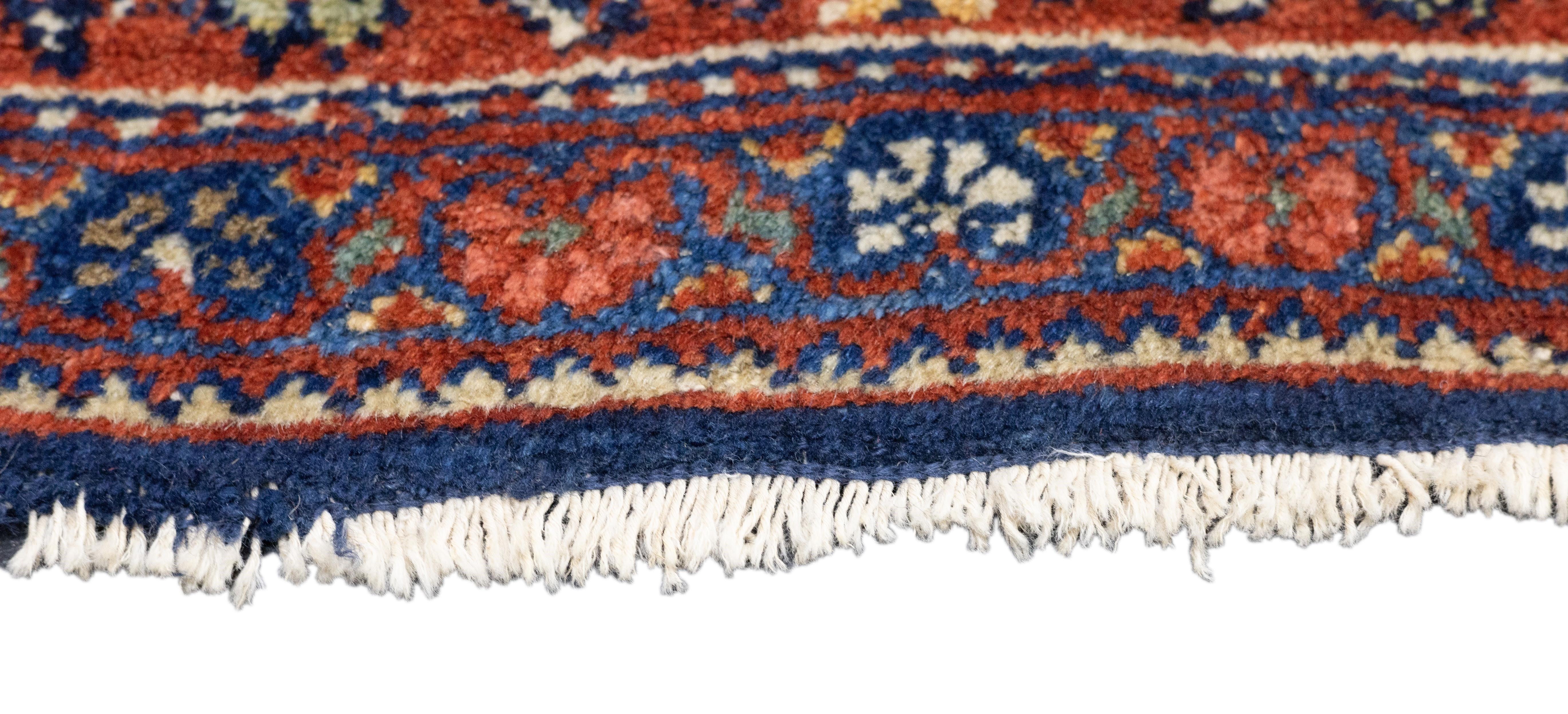 Antique Farahan Sarouk Rug 4'3'' x 6'10'' In Good Condition For Sale In New York, NY
