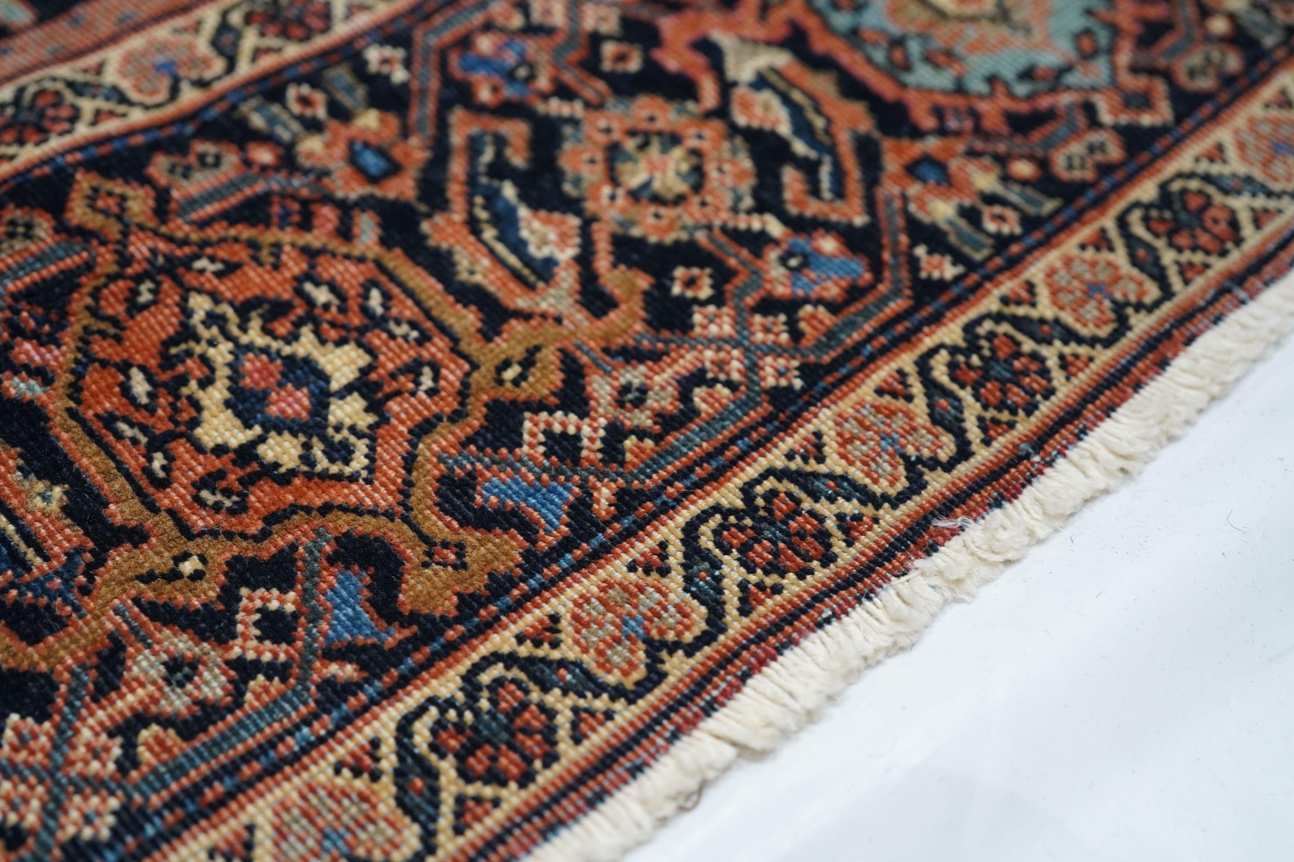 XIX secolo Tappeto antico Sarouk Farahan 4'3'' x 6'5'' in vendita