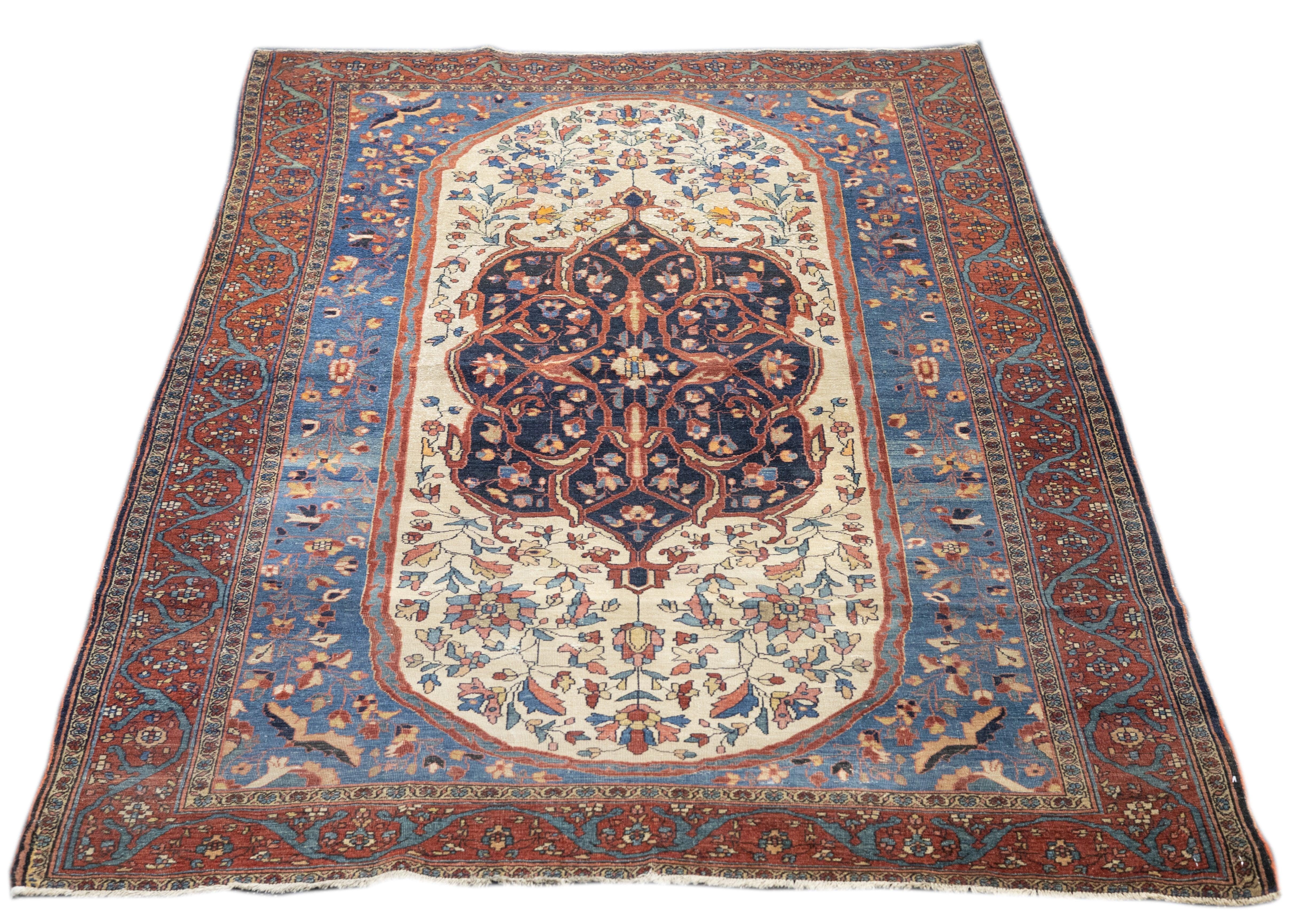 Antiker Farahan Sarouk-Teppich 4'3'' x 6'6'' im Zustand „Gut“ im Angebot in New York, NY