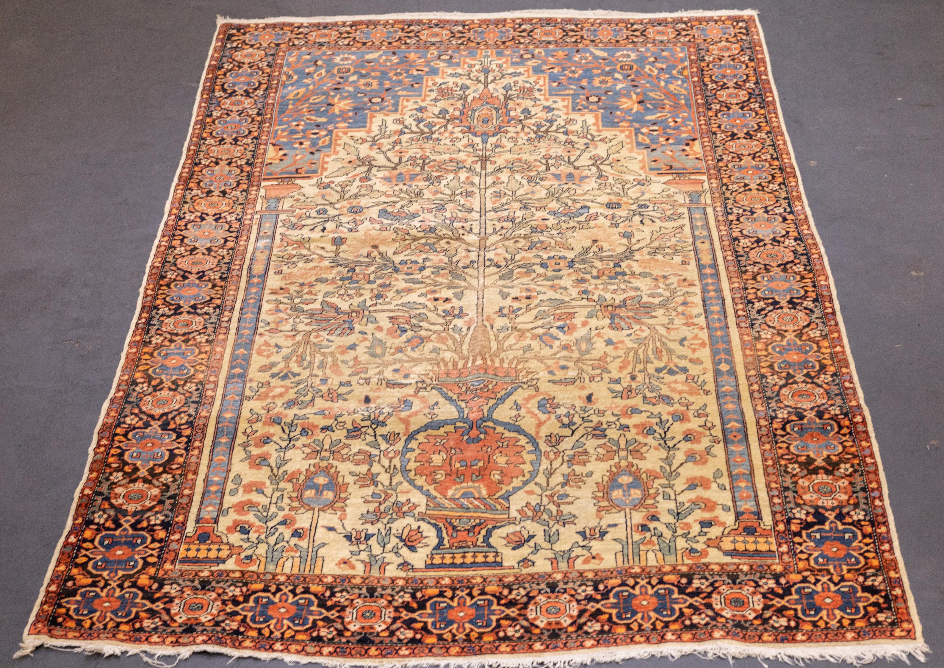 Alfombra Sarouk Farahan Antigua 4'3'' x 6'7'' en Bueno estado para la venta en New York, NY
