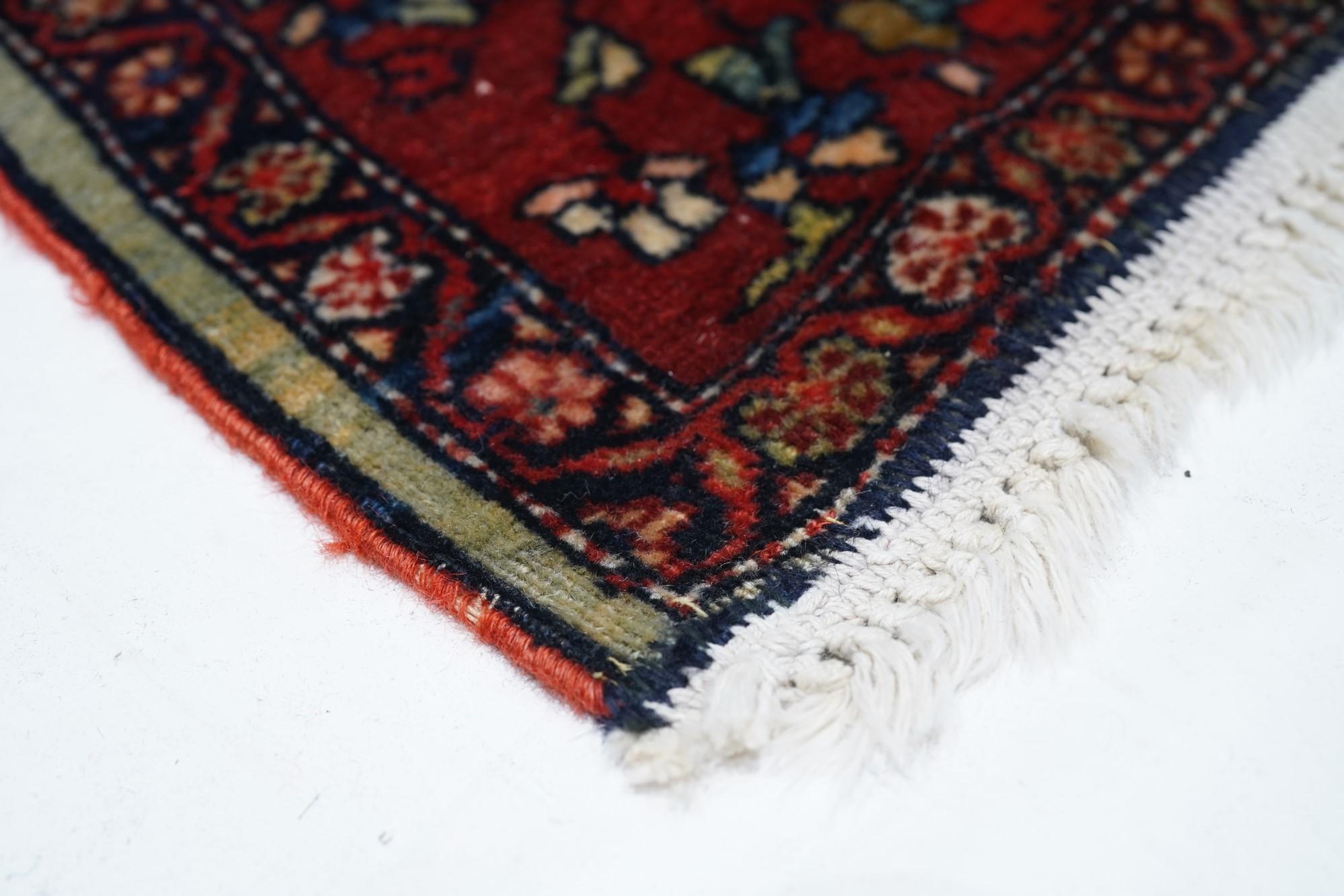 Antiker Farahan Sarouk-Teppich 4'3'' x 6'8'' (Persisch) im Angebot