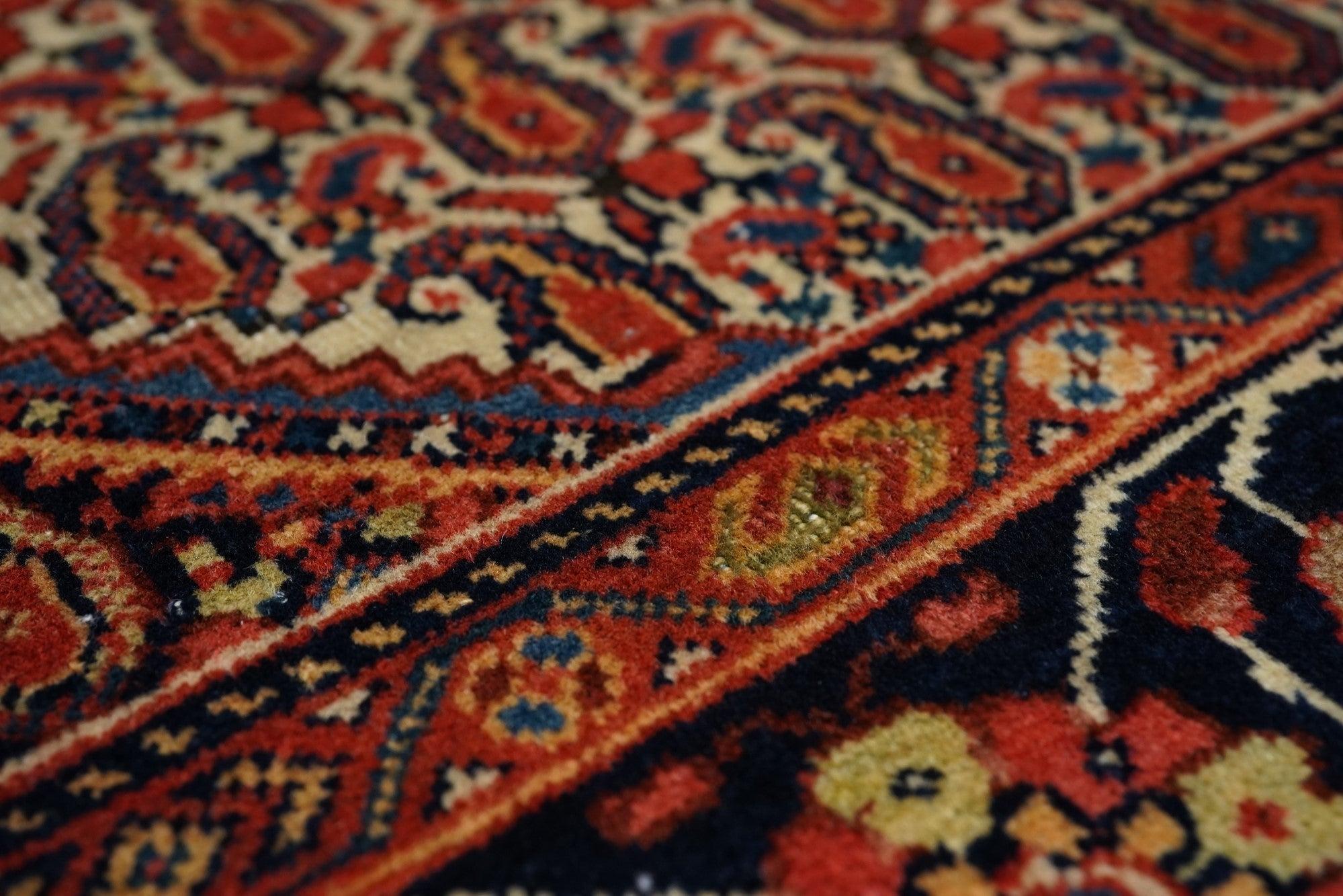 Antiker Farahan Sarouk-Teppich 4'4'' x 6'7'' (Persisch) im Angebot