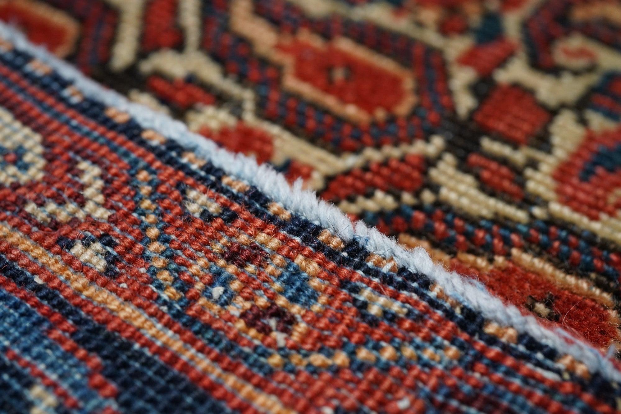 Antiker Farahan Sarouk-Teppich 4'4'' x 6'7'' im Angebot 1