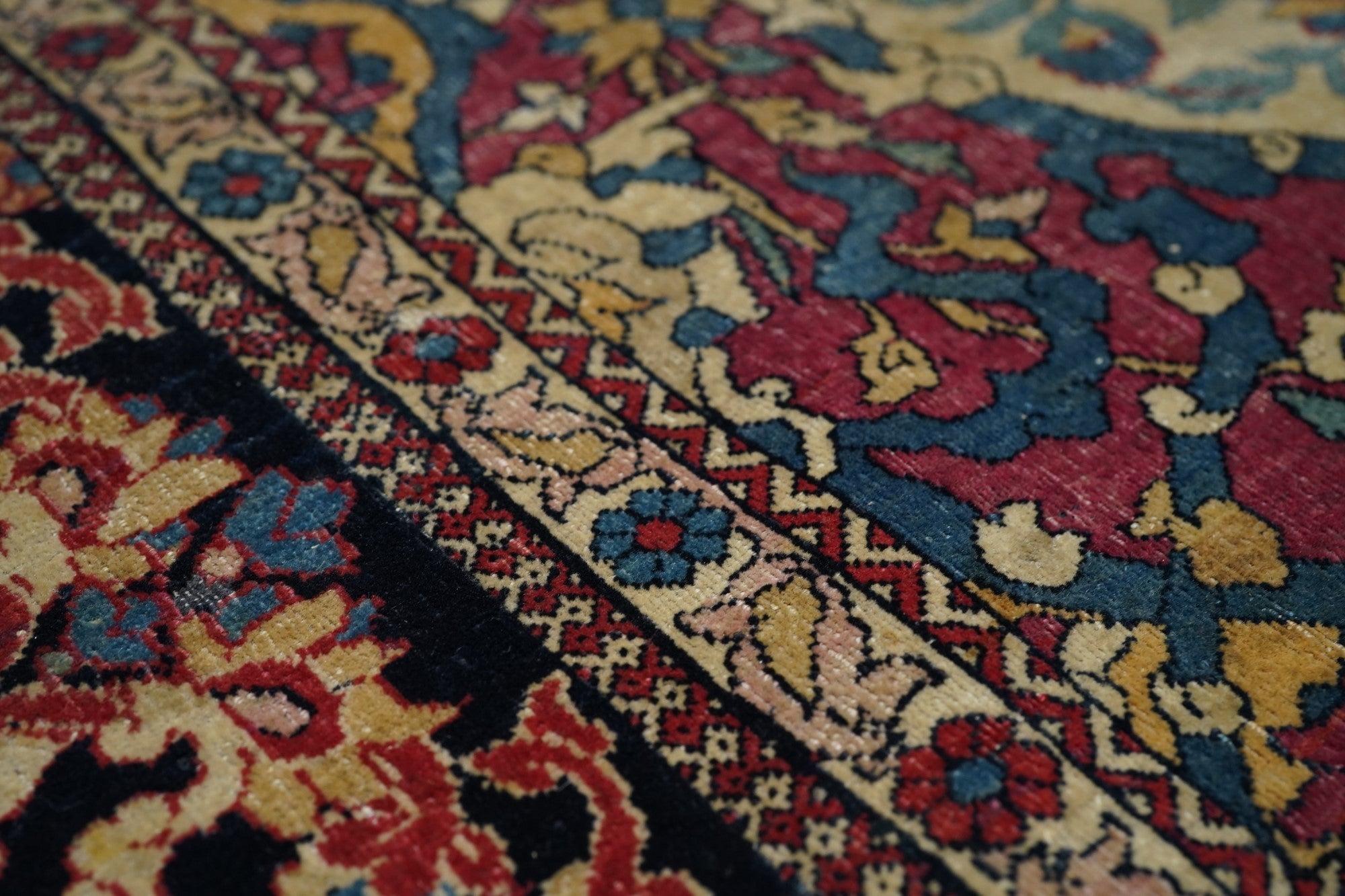 Tappeto antico Sarouk Farahan 4'7'' x 6'10'' In condizioni buone in vendita a New York, NY