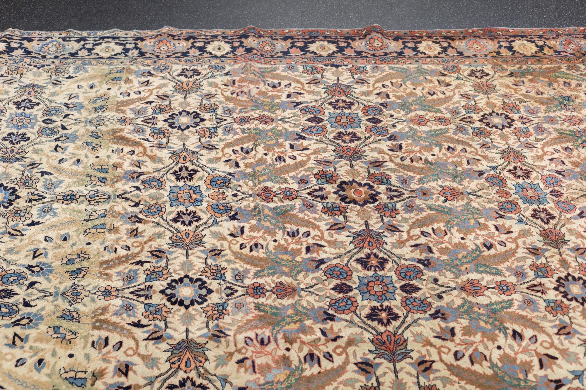 Antiker Farahan Sarouk-Teppich 6'10'' x 9'8'' im Zustand „Gut“ im Angebot in New York, NY