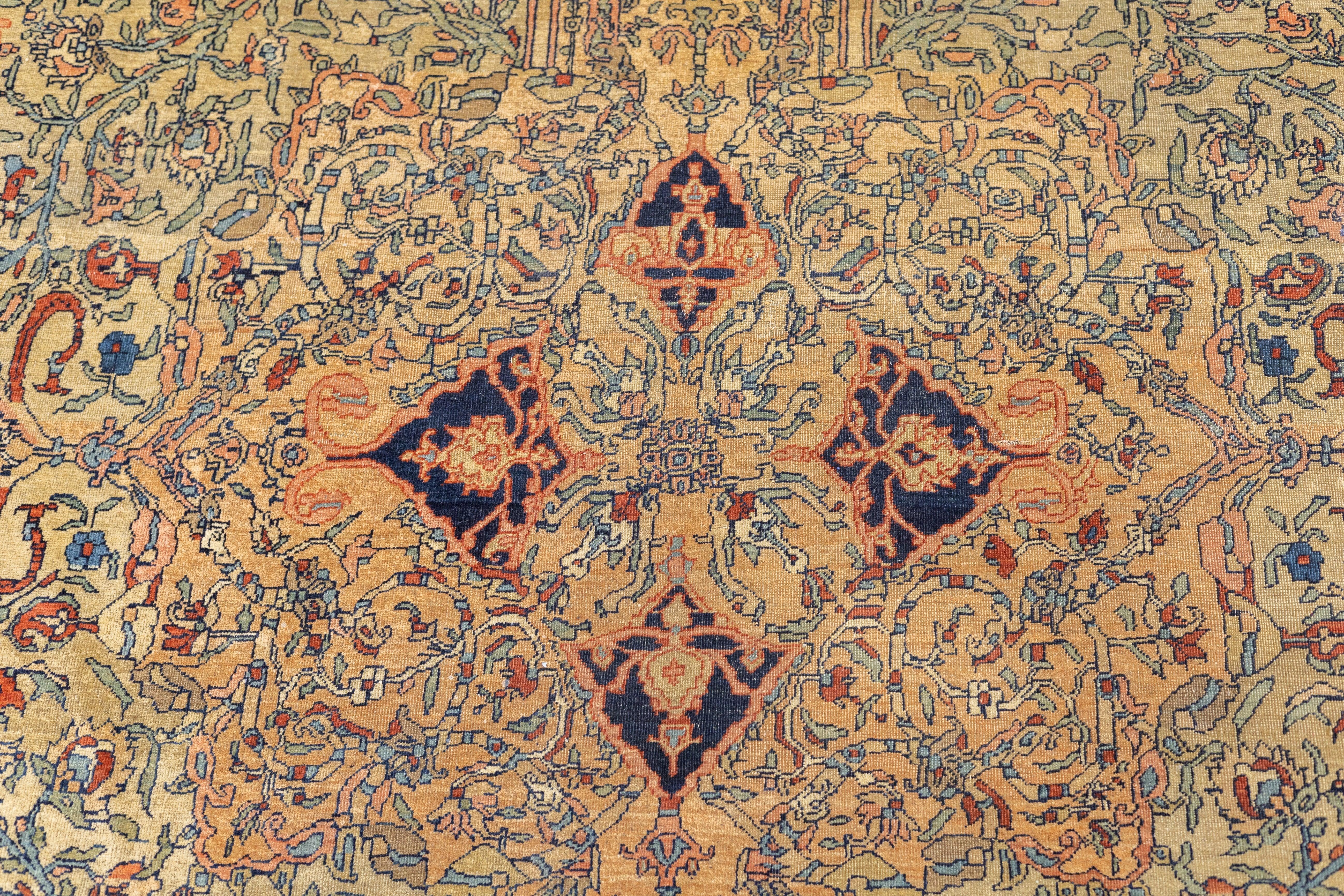 Tappeto antico Sarouk Farahan 6'9'' x 10'3'' In condizioni buone in vendita a New York, NY