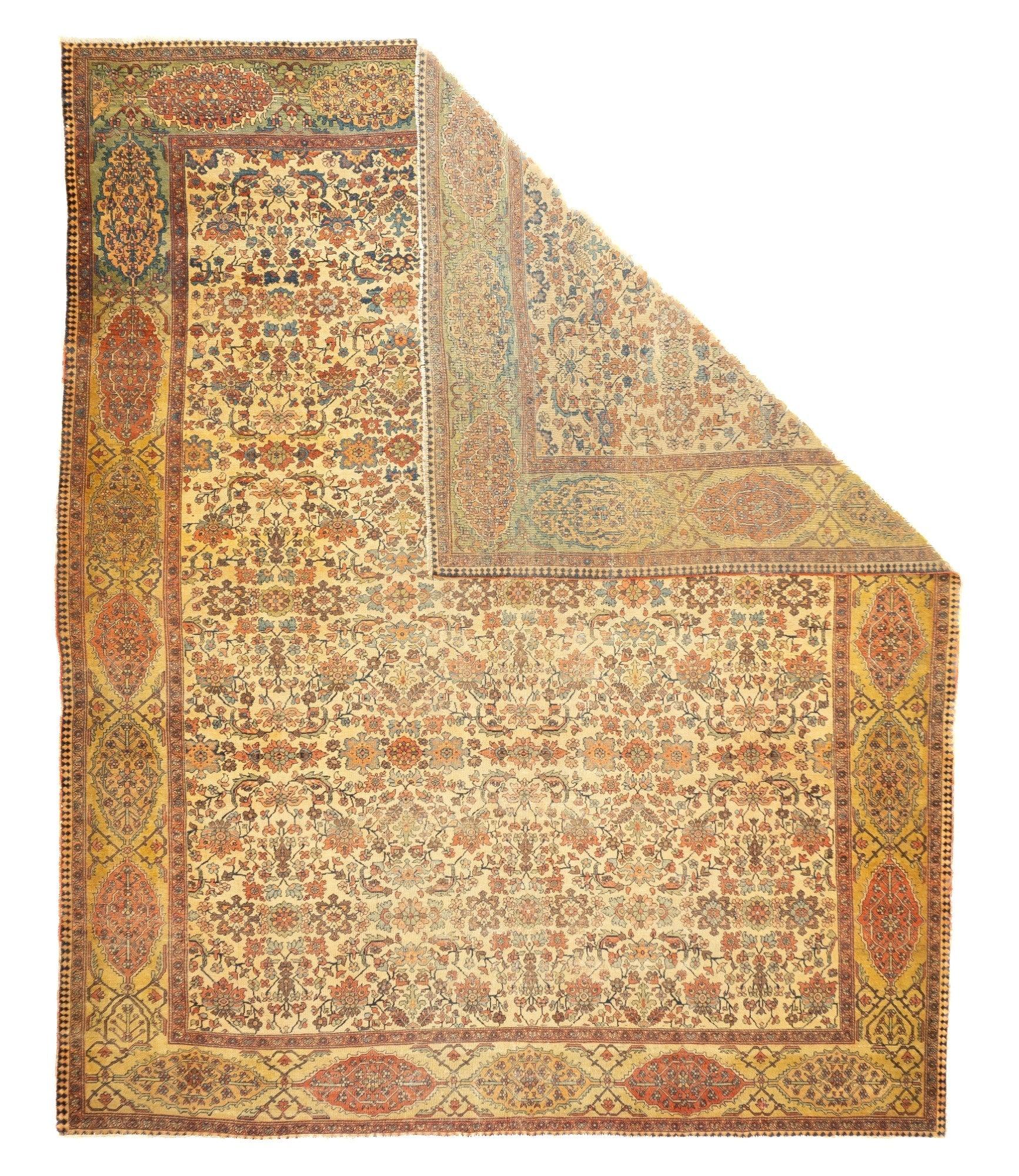 Tappeto antico Sarouk Farahan 8'7'' x 10'5''. I pezzi da sparpagliare e da camera realizzati nell'area di Arak/Sultanabad, tra il 1880 e il 1910, hanno una struttura solida e coriacea, ben tessuta e forte nei toni del rosso, del blu e dell'ecru,