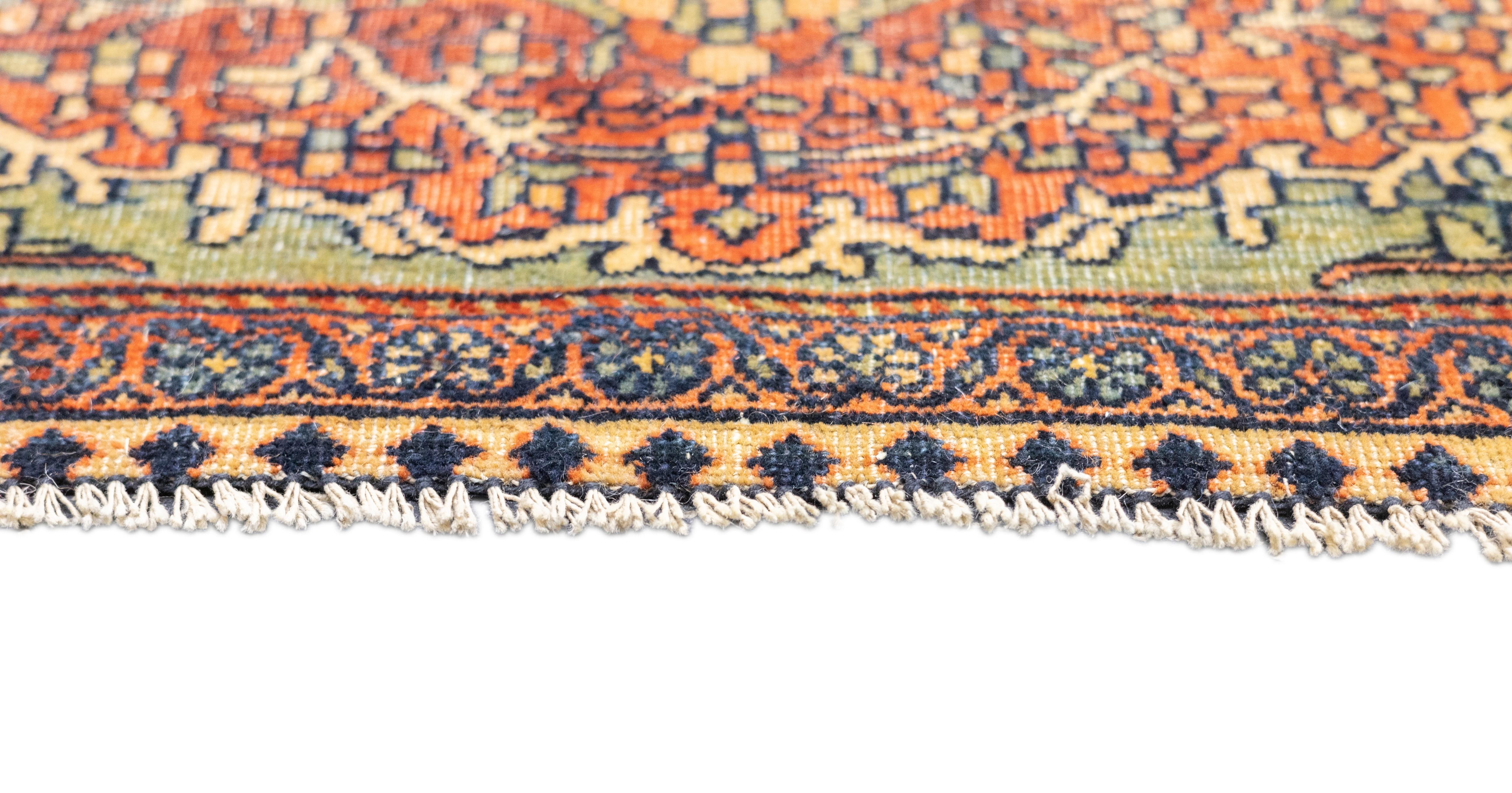 Tappeto antico Sarouk Farahan 8'7'' x 10'5'' In condizioni buone in vendita a New York, NY