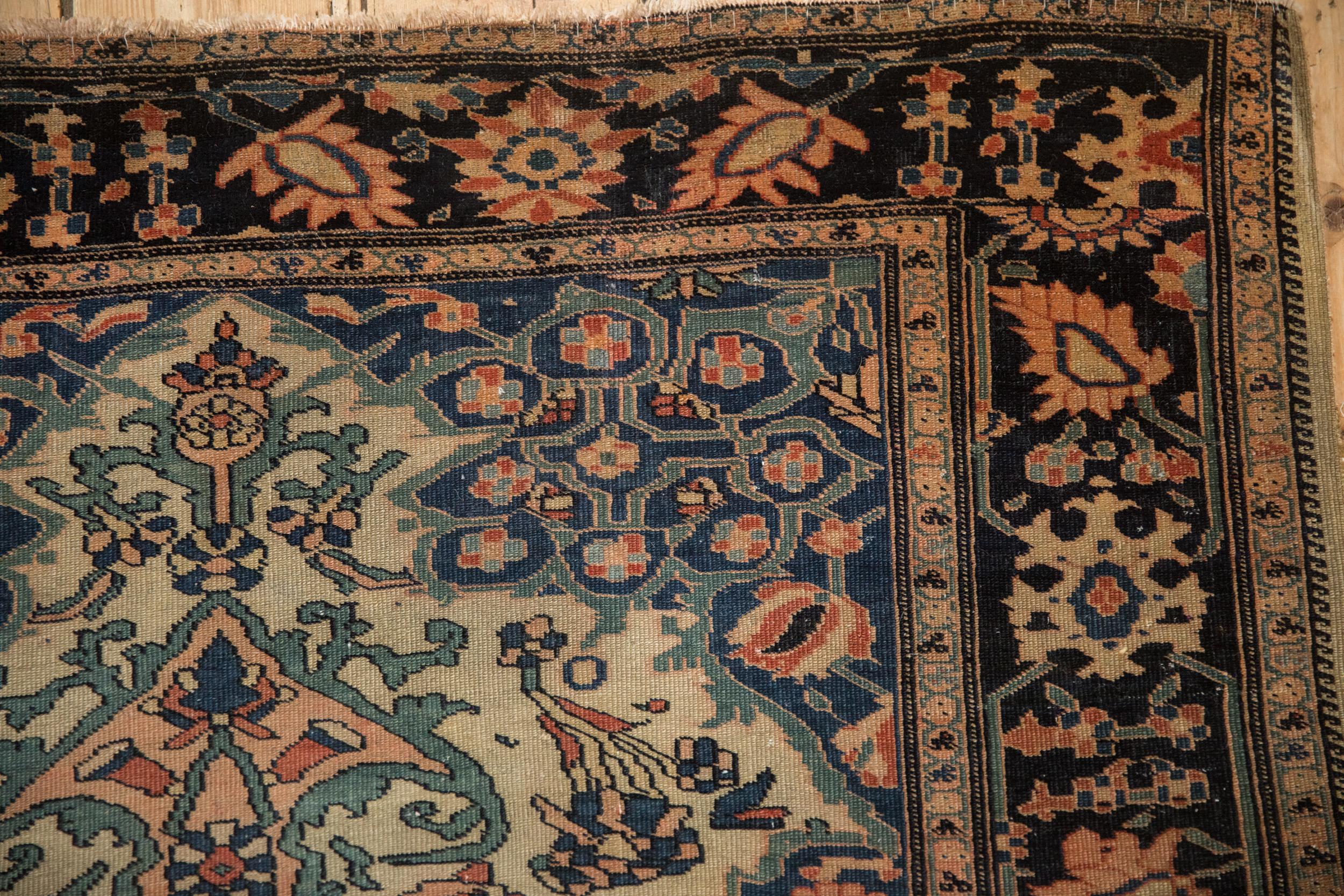 Antiker quadratischer Farahan Sarouk-Teppich (Sarouk Farahan) im Angebot