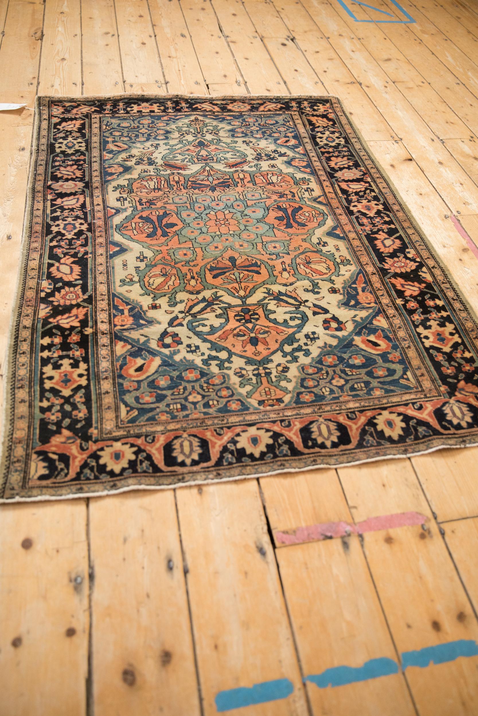 Antiker quadratischer Farahan Sarouk-Teppich (Frühes 20. Jahrhundert) im Angebot