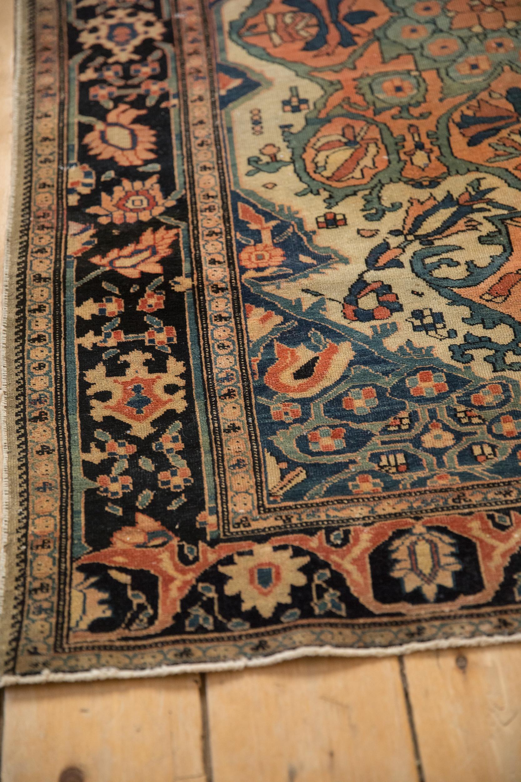 Antiker quadratischer Farahan Sarouk-Teppich (Wolle) im Angebot