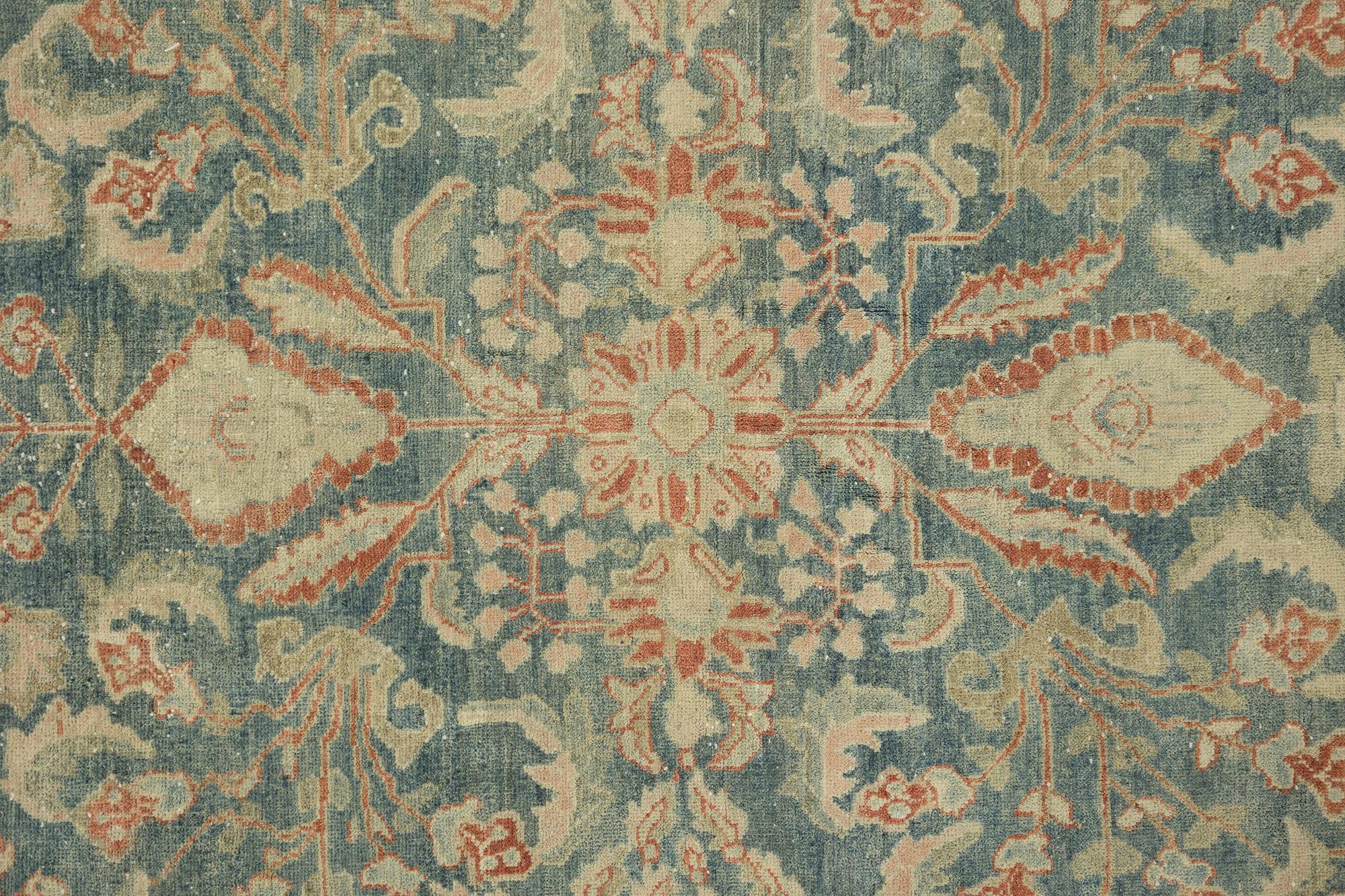 Antiker Farahan (zartes Blau, Elfenbein und Rosa, Vintage, 533cm x 372cm) im Zustand „Gut“ im Angebot in North Bergen, NJ