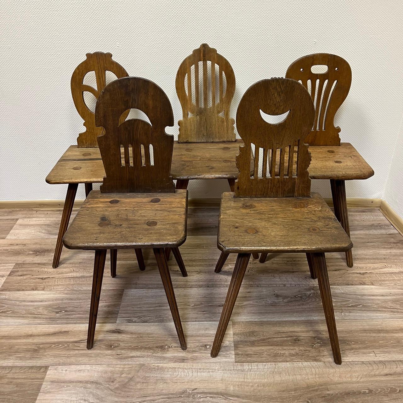 Antique farmhouse chairs  German around 1800  oak  5 individual backrests For Sale 8