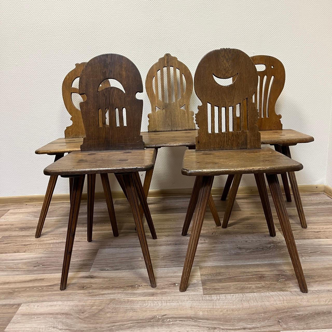 Antique farmhouse chairs  German around 1800  oak  5 individual backrests For Sale 10