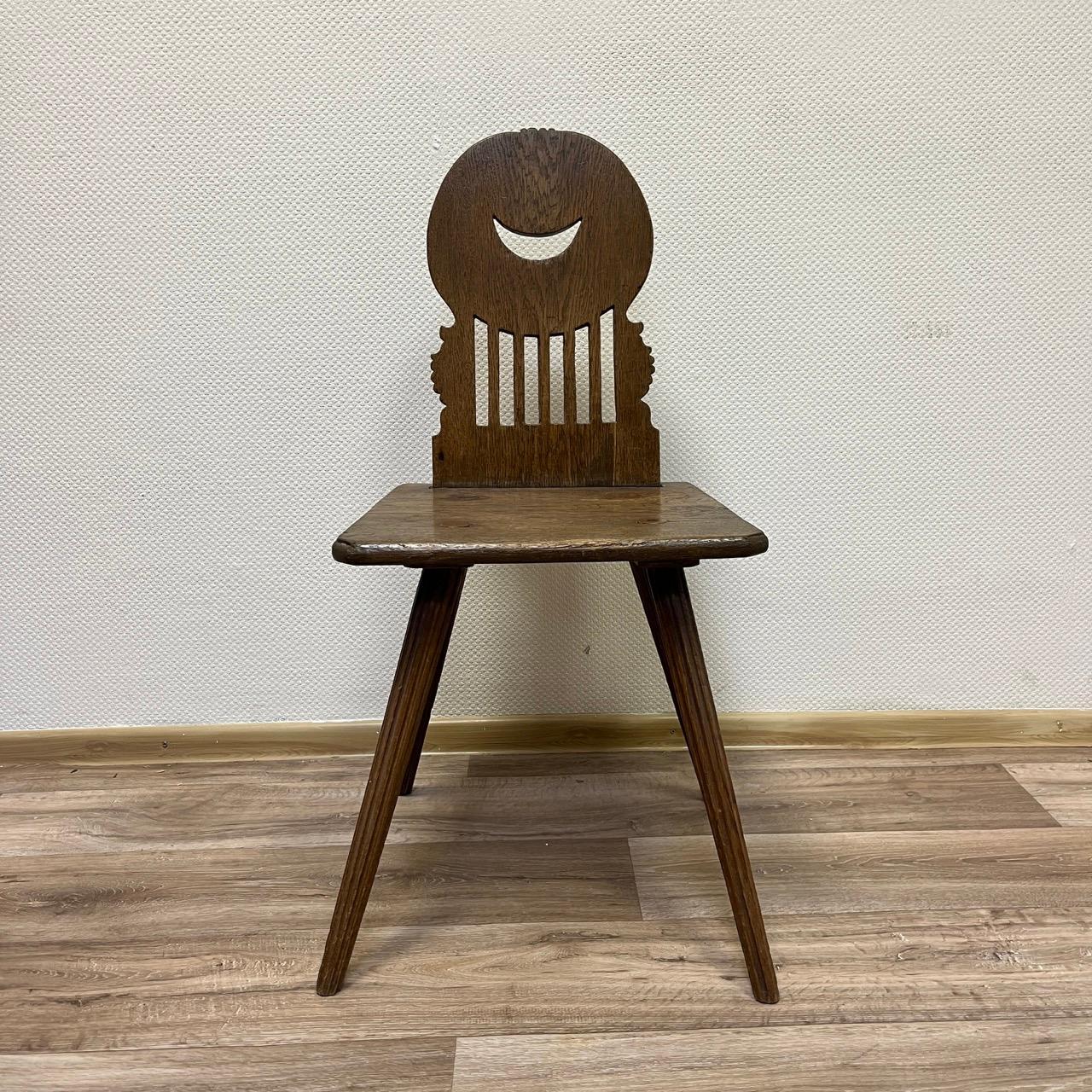 ✓ Handcrafted wooden joints
✓ Classic, timeless design
✓ Beautifully aged patina

Dimensions:  W: 45cm  H: 94cm  D: 42cm  Seat height: 49cm

Item: antique farmhouse chairs I table I board chairs
Item no.: 667
Epoch: around 1800
Material: Solid