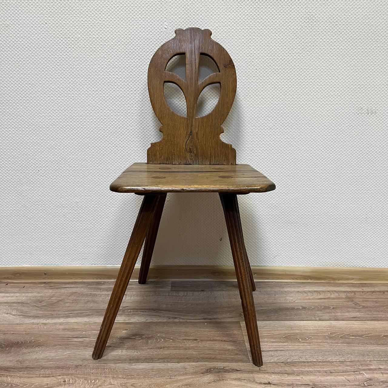 Antique farmhouse chairs  German around 1800  oak  5 individual backrests For Sale 1