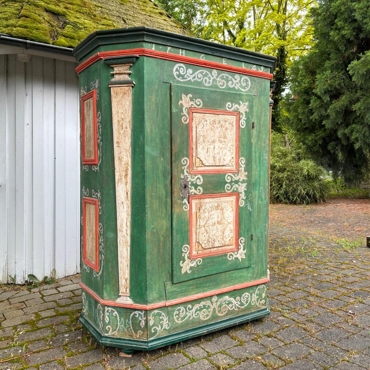 Credenza antica della casa colonica  Tedesco 1749  Rustico  Legno dolce In condizioni buone in vendita a Würzburg, DE