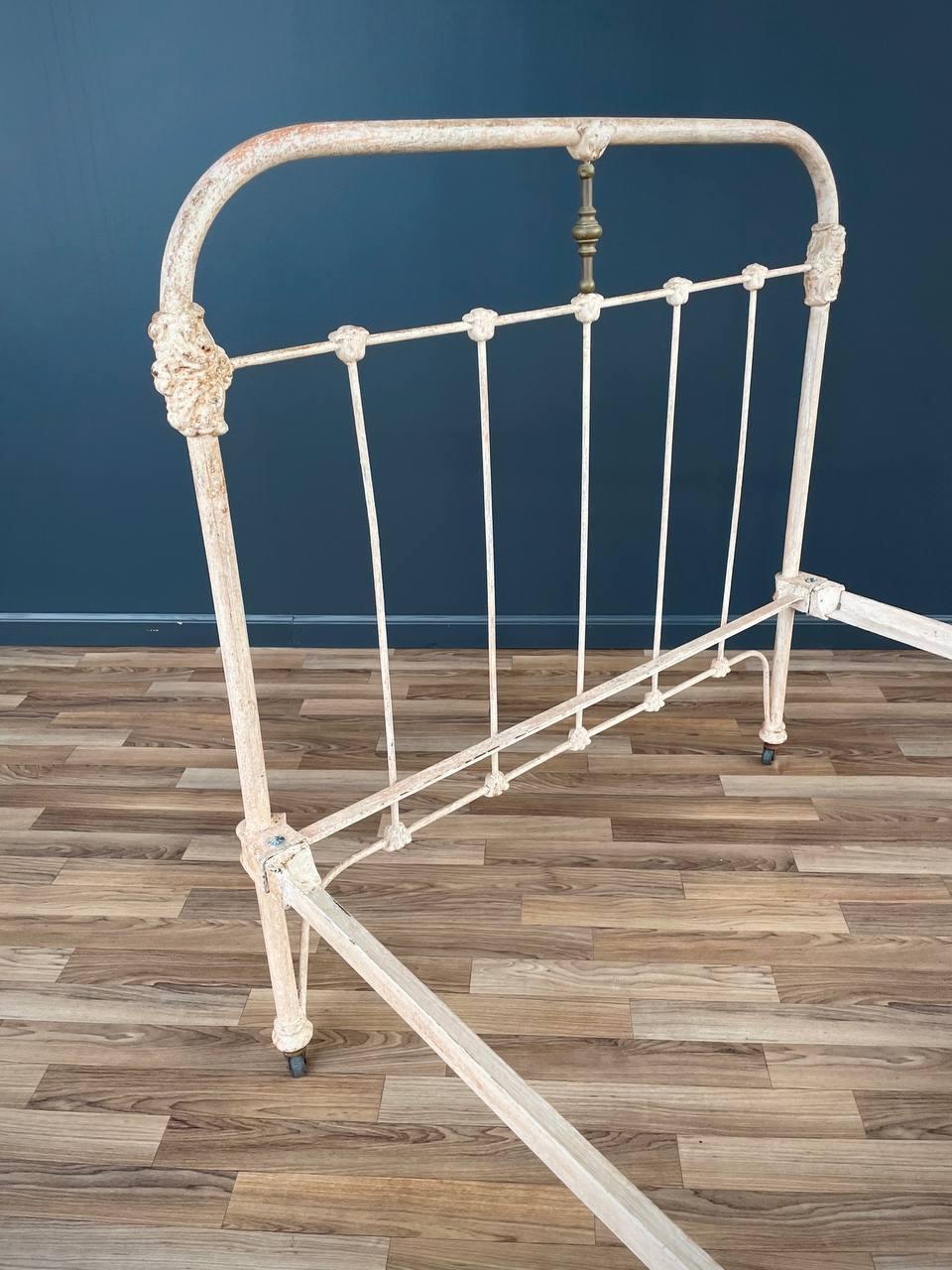American Antique Farmhouse Twin-Size Painted Iron Bed For Sale