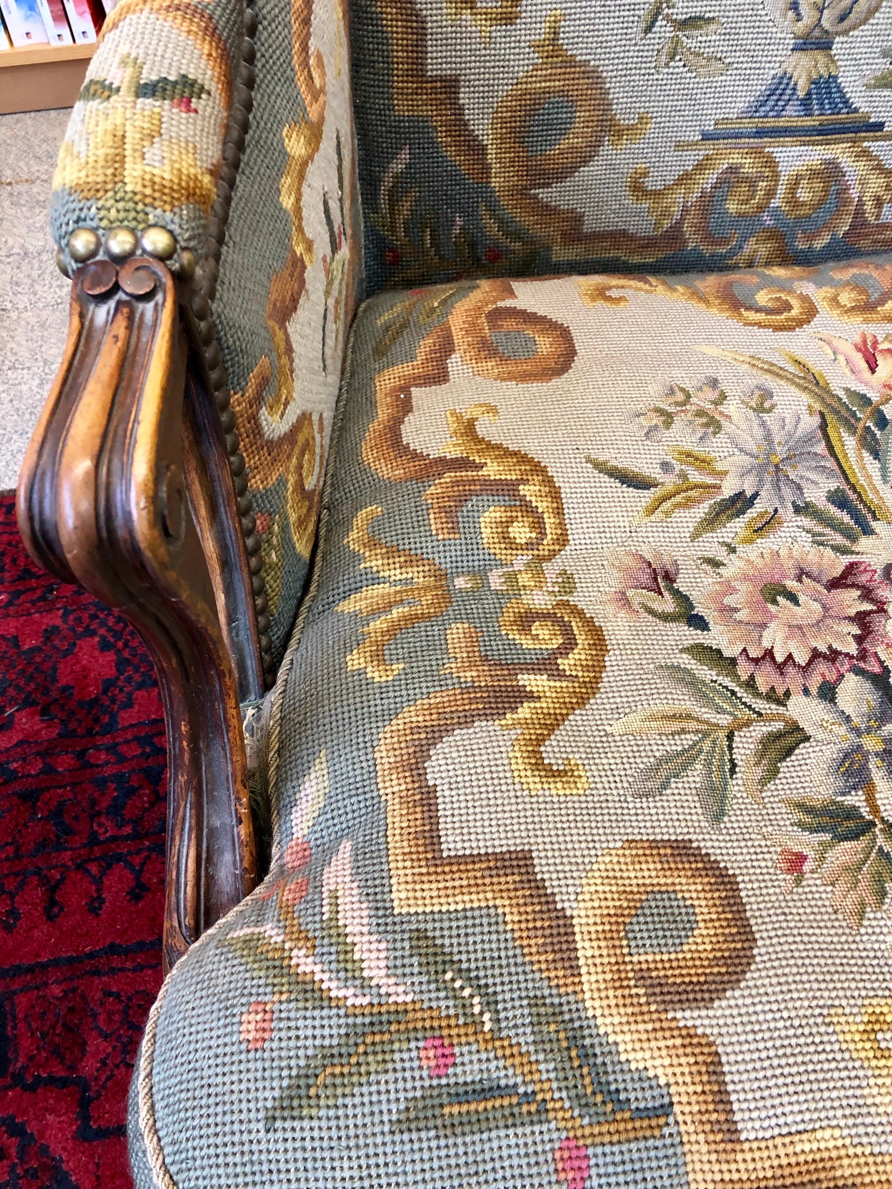 Fauteuil Bergère ancien en bois sculpté:: tapisserie:: France 1