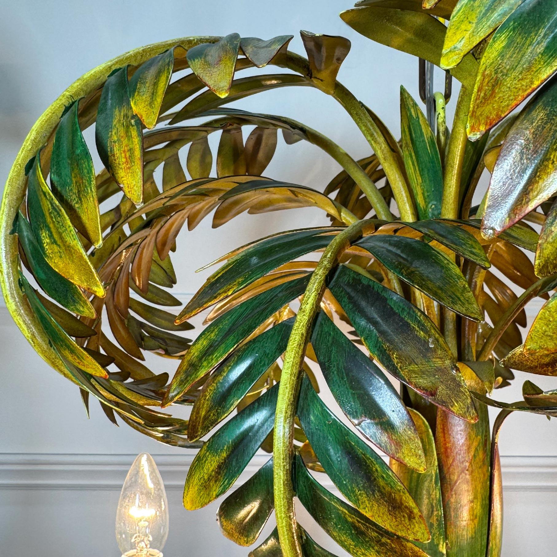 Ferro Lampadario antico a foglie di palma in finto bambù in vendita