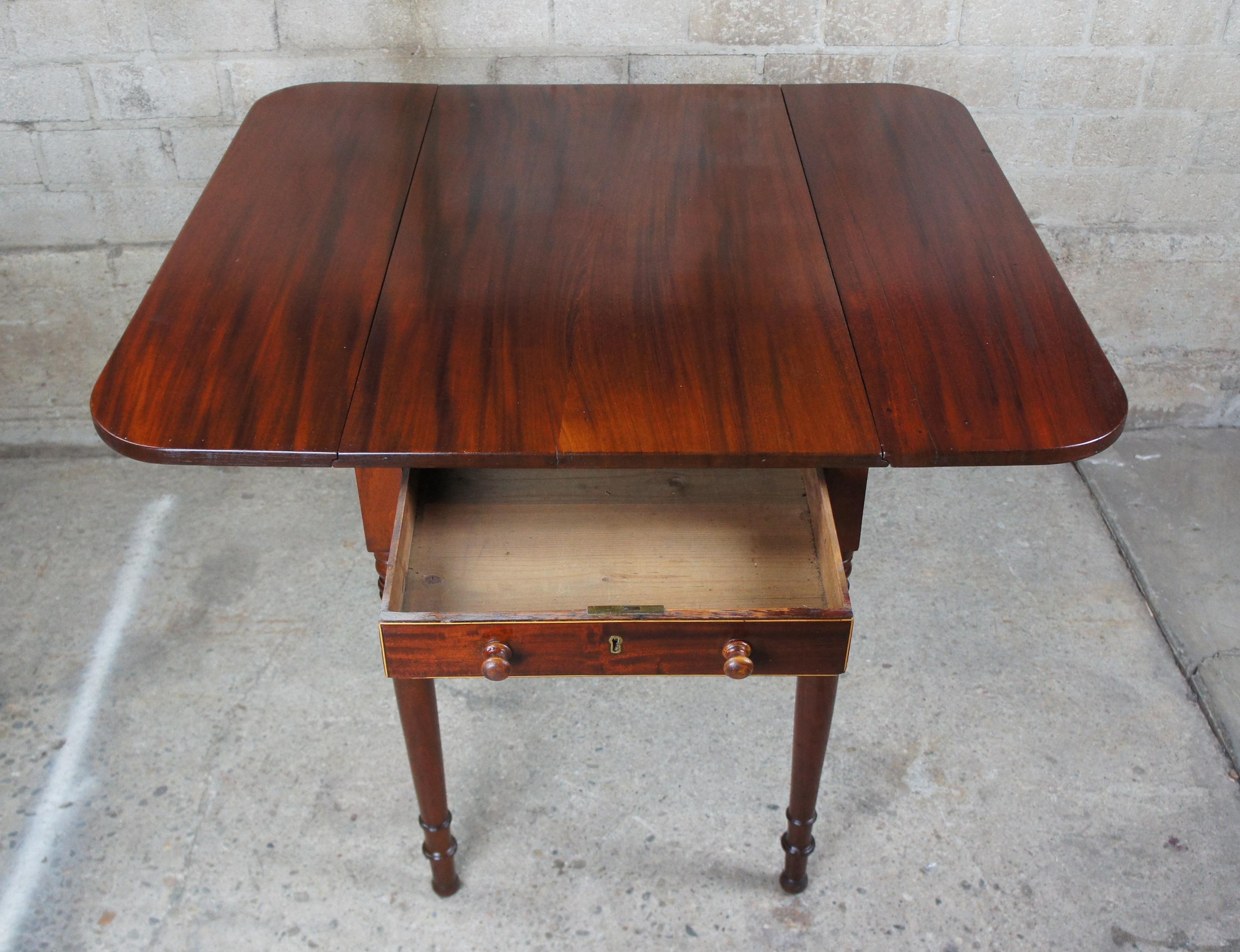 Antique Federal American Mahogany Drop Leaf Dining Breakfast Table Inlaid 3