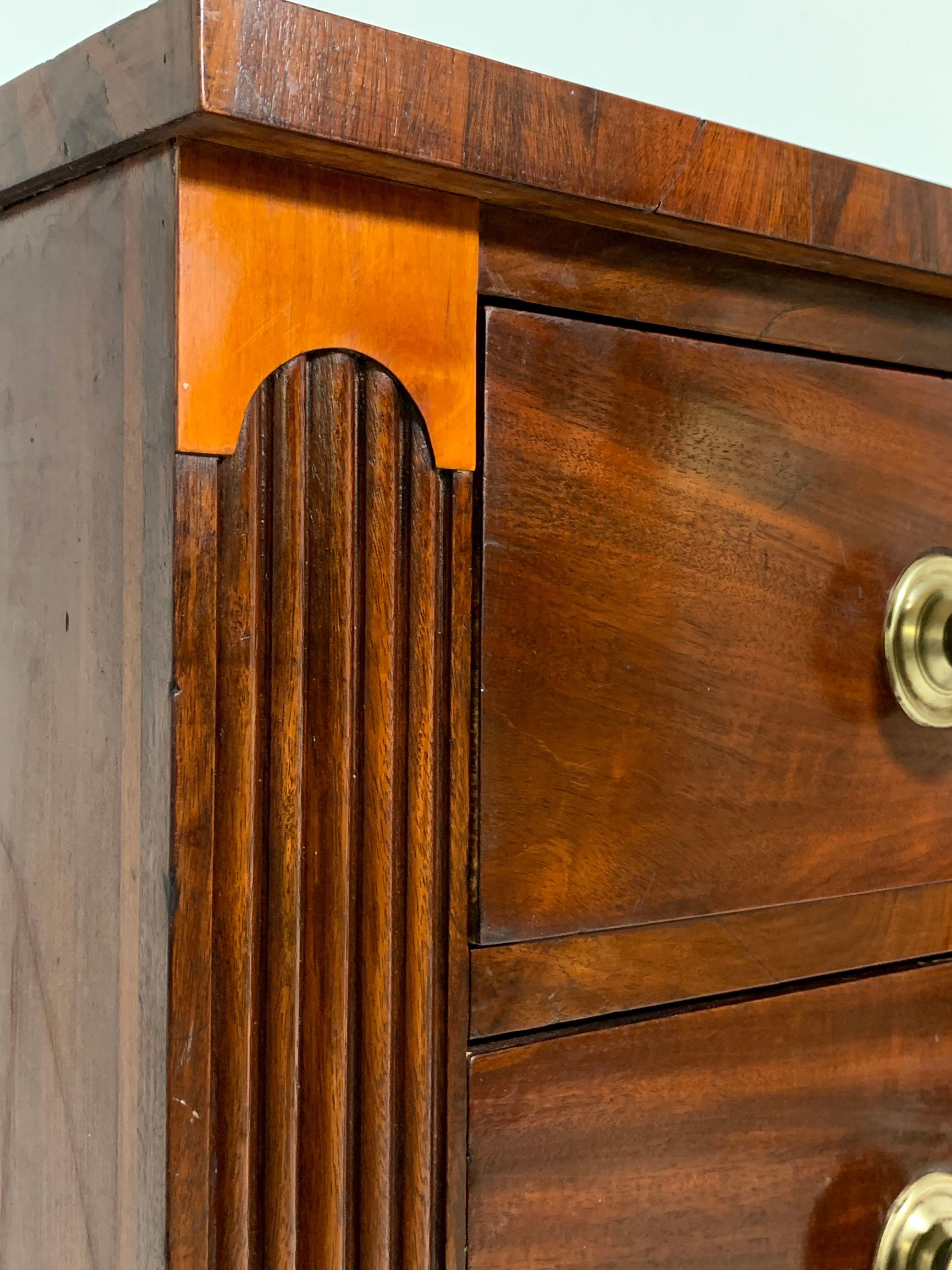 Antique Federal Chest of Drawers, Rhode Island, circa 1820s 3