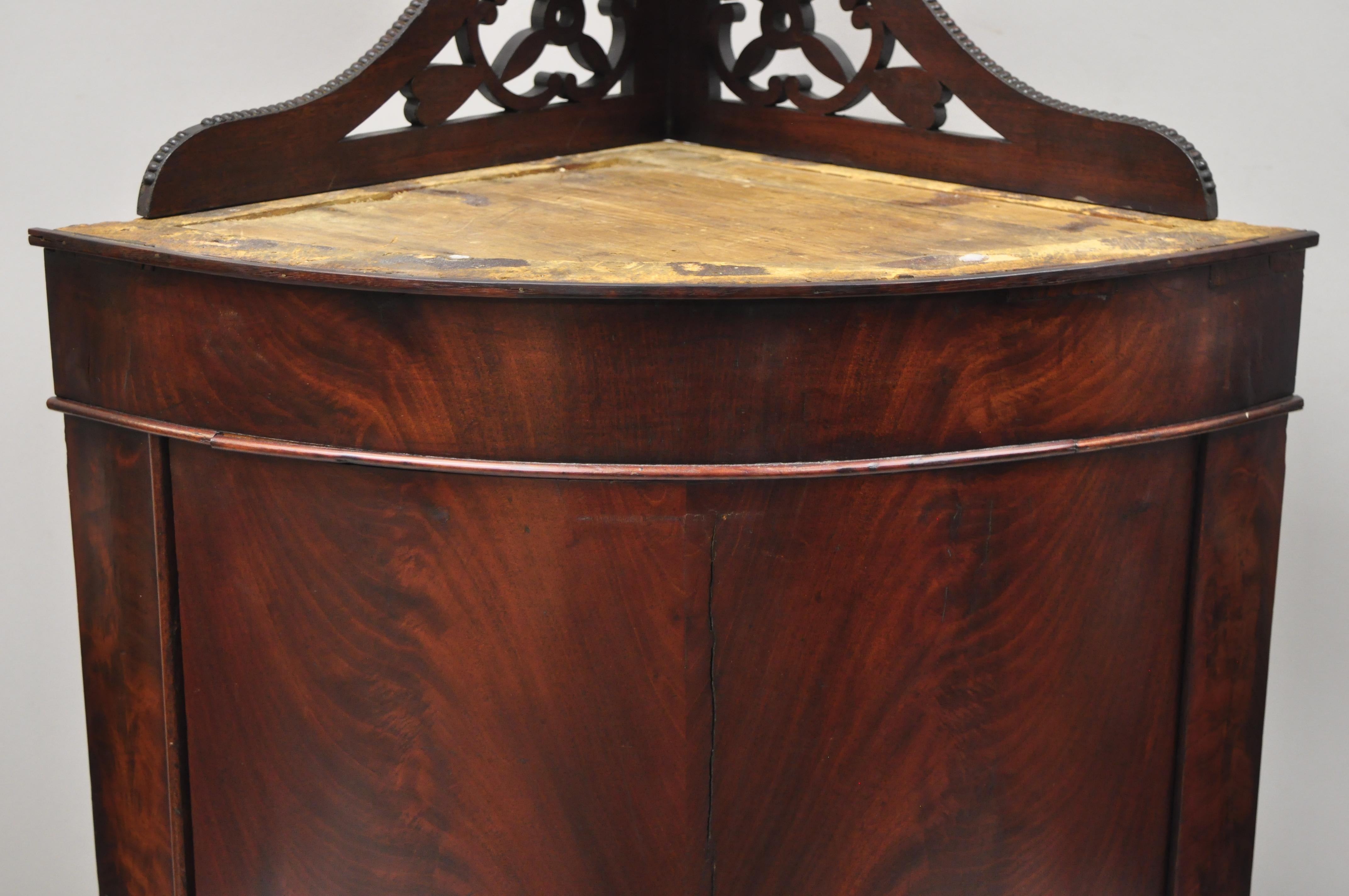 North American Antique Federal Crotch Mahogany Small Corner Cabinet Cupboard Pedestal Stand
