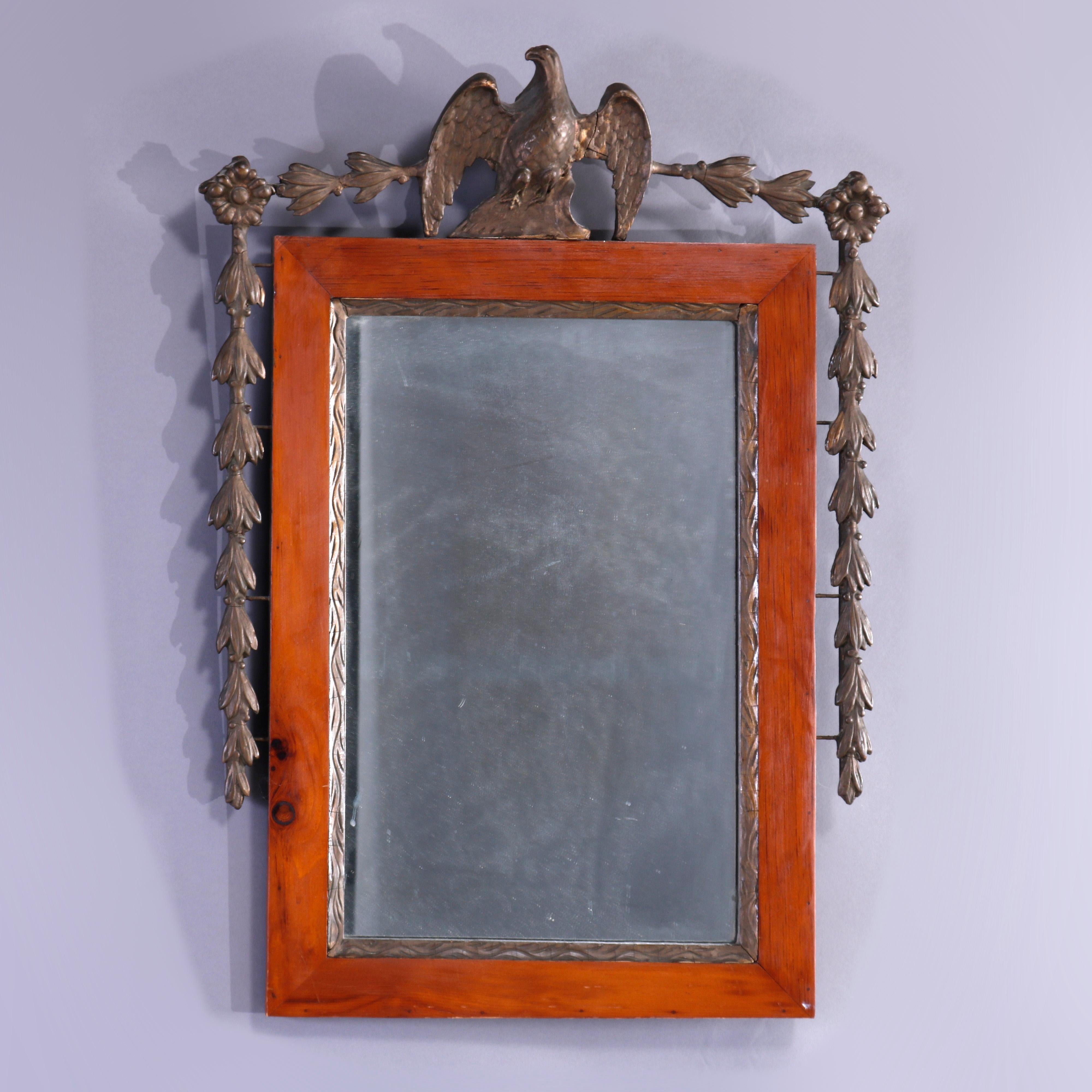 Antique Federal Figural Eagle Giltwood Wall Mirror circa 1840 In Good Condition For Sale In Big Flats, NY
