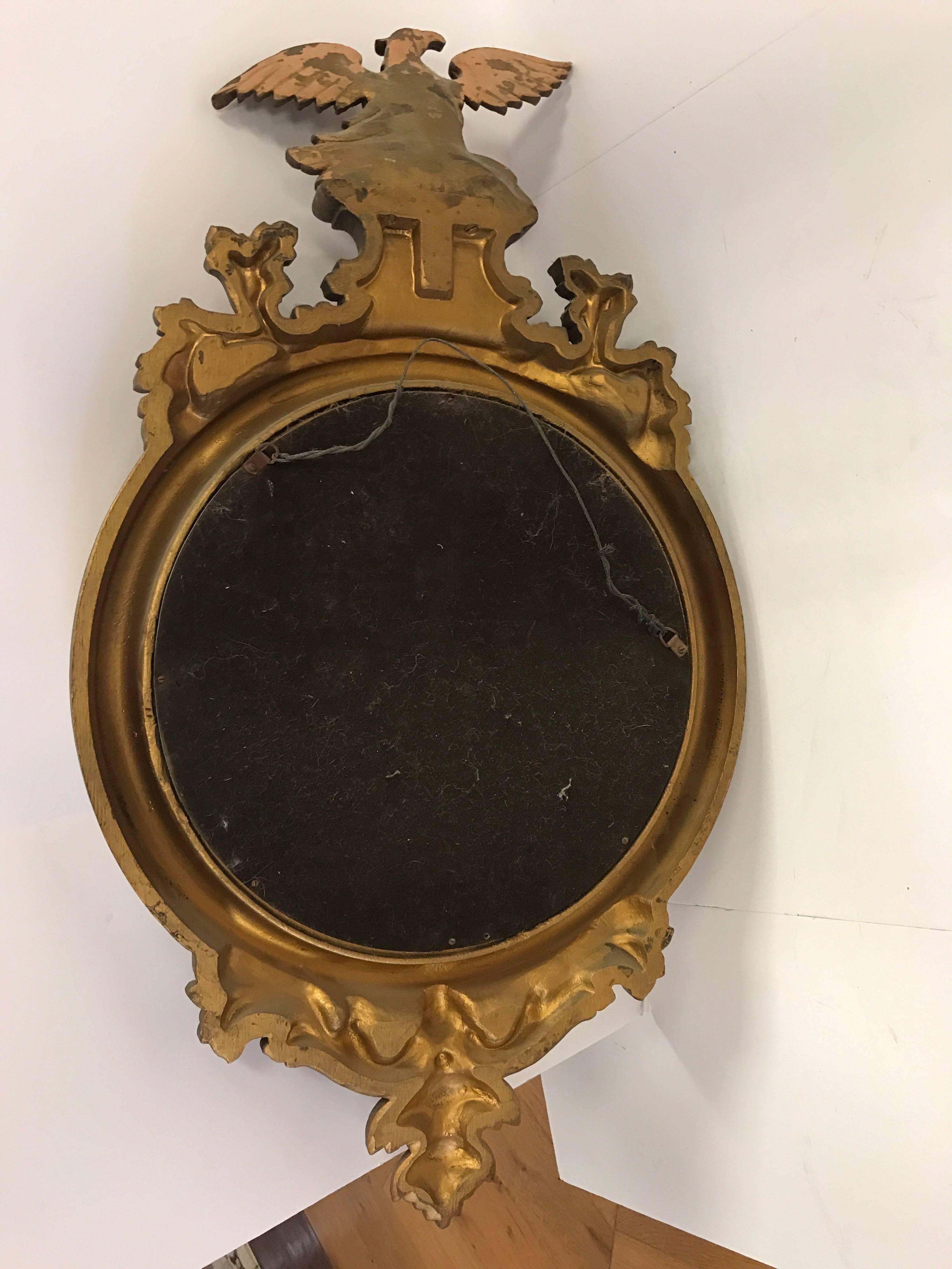 Antique Federal Gilt Gold Carved Convex Eagle Mirror In Good Condition In West Hartford, CT