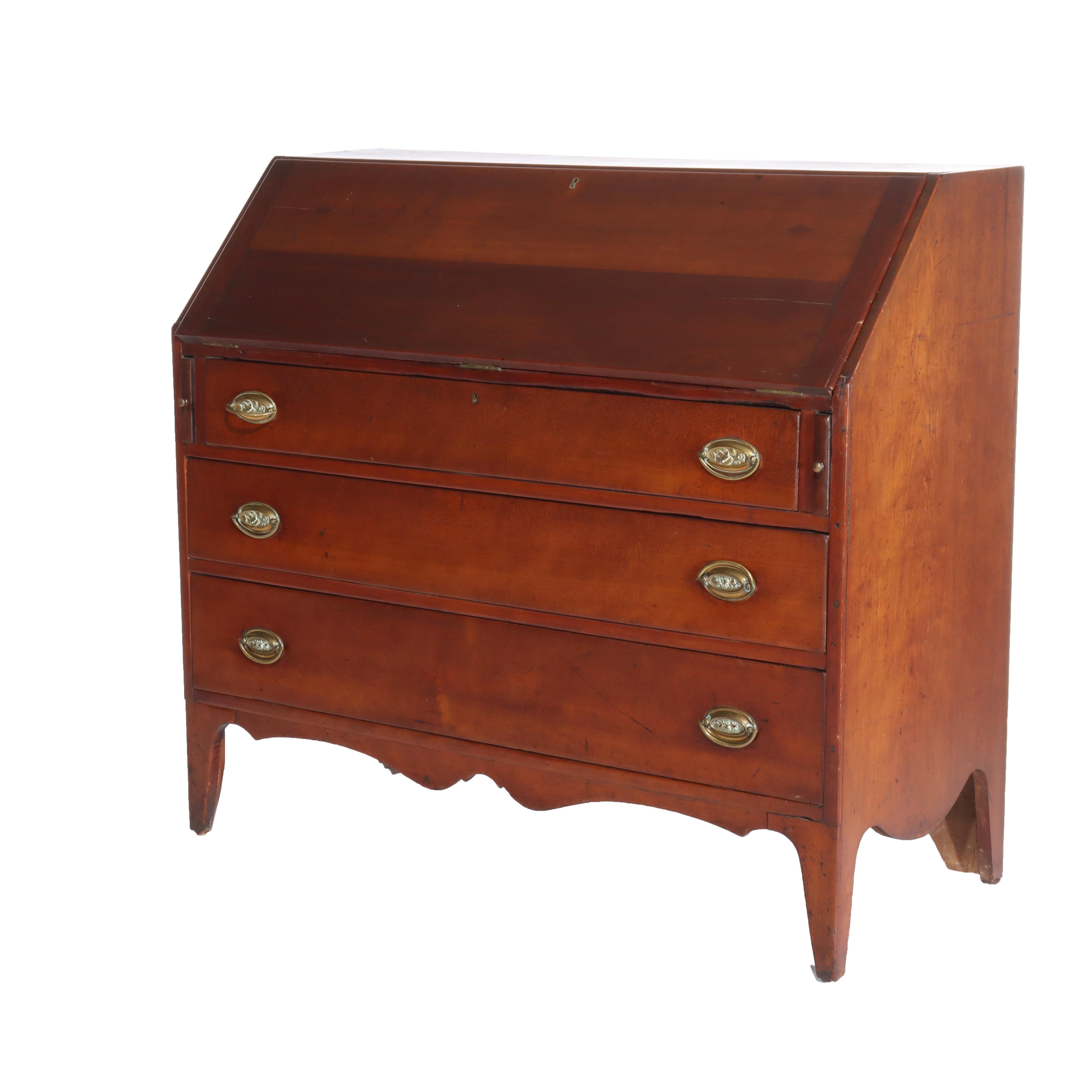 Antique Federal Hepplewhite Mahogany Three Drawer Drop Front Desk C1820 In Good Condition For Sale In Big Flats, NY