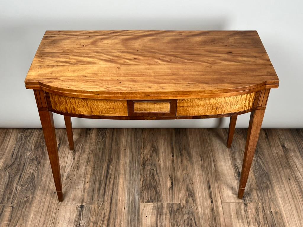 Antigua mesa de juego federal Hepplewhite de arce tigre c. 1830 en Bueno estado para la venta en Westfield, MA